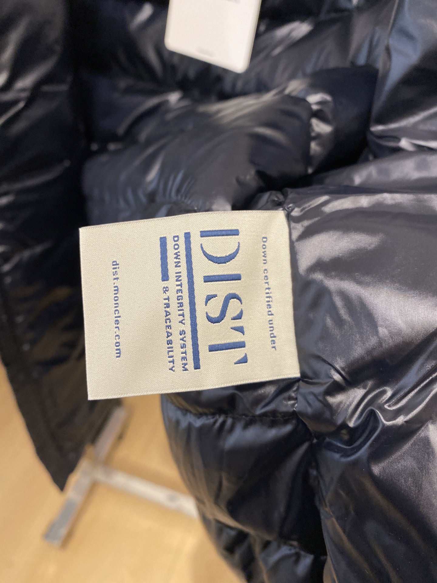 蒙口、2025最新款男士轻薄羽绒服、面料柔软舒适 ．上身版型超赞 ．拉链．辅料都是客供 、进口面料，轻便