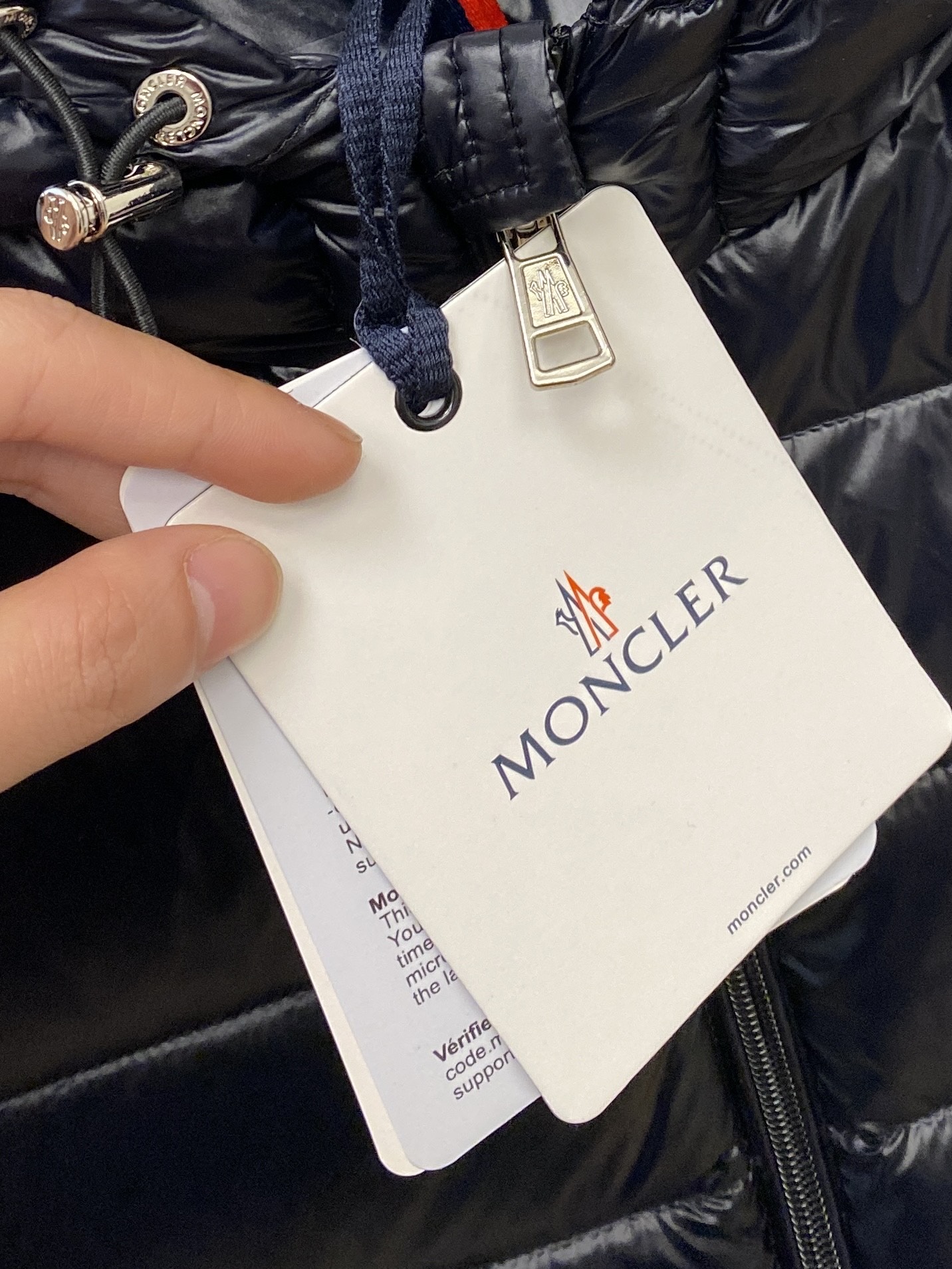 蒙口、2025最新款男士轻薄羽绒服、面料柔软舒适 ．上身版型超赞 ．拉链．辅料都是客供 、进口面料，轻便