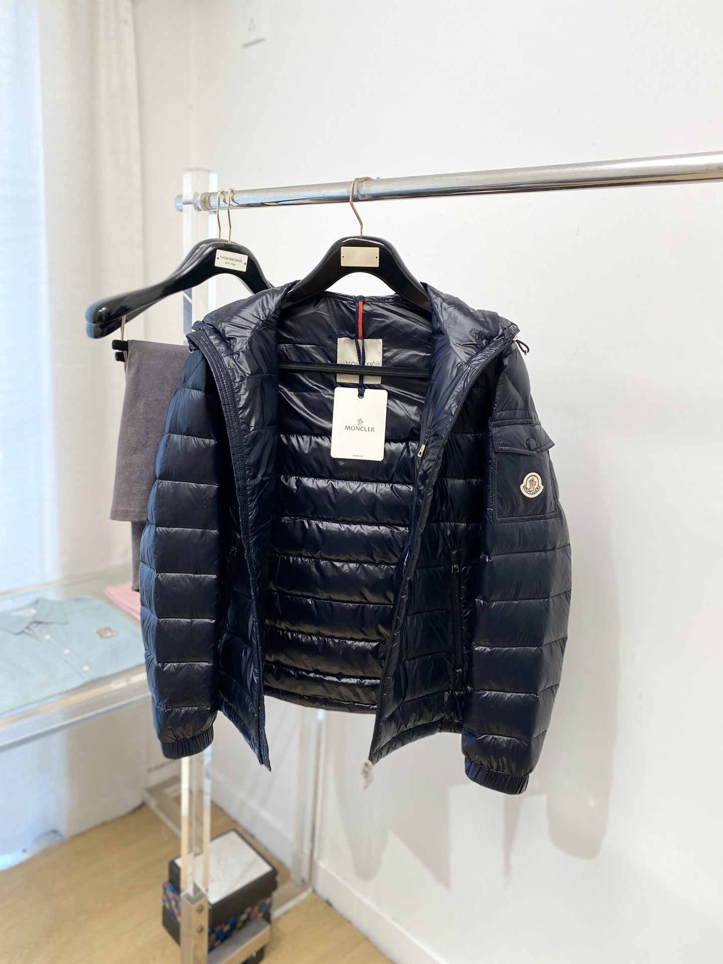 蒙口、2025最新款男士轻薄羽绒服、面料柔软舒适 ．上身版型超赞 ．拉链．辅料都是客供 、进口面料，轻便