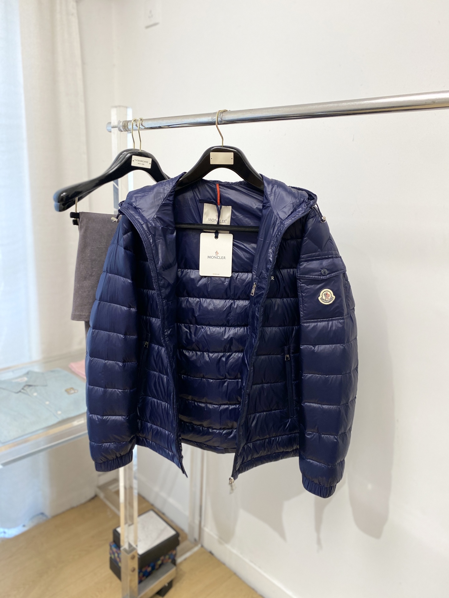 蒙口、2025最新款男士轻薄羽绒服、面料柔软舒适 ．上身版型超赞 ．拉链．辅料都是客供 、进口面料，轻便