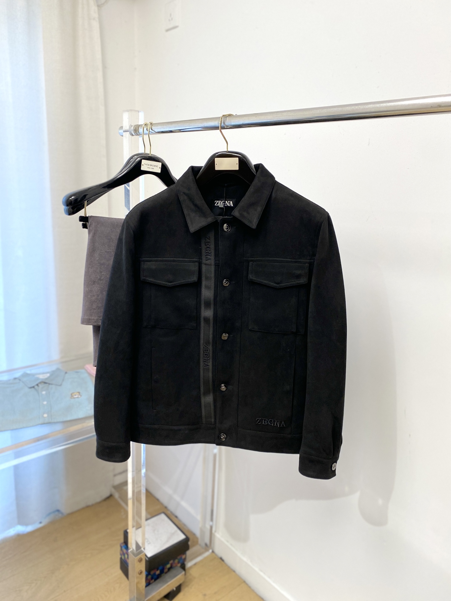 NO:648776,Ermenegildo Zegna, the latest 2025 men's lightweight down jacket, the fabric is soft and comfortable.  The upper body shape is awesome.  zipper.  The accessories are all custom-supplied and imported fabrics, which are light and comfortable, warm and stylish, simple and elegant!  Lightweight and warm, the best choice to keep out the cold in autumn and winter. Size M-3XL,,zegna,jackets & coats,down jacket,alexander wang19860909杰尼亚、2025最新款男士轻薄羽绒夹克、面料柔软舒适 ．上身版型超赞 ．拉链．辅料都是客供 、进口面料,轻便舒适,保暖有型、简单大方款式！轻便保暖、秋冬御寒的最佳选择 码数M-3XL,,zegna,jackets & coats,down jacket,alexander wang,Men's clothing