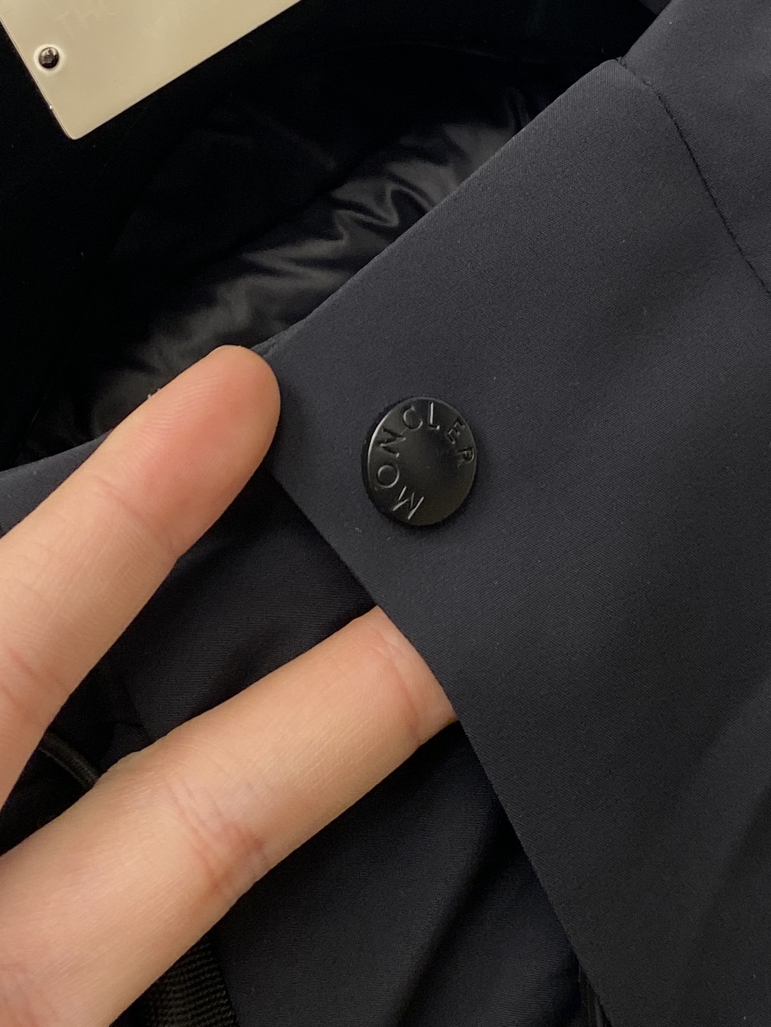 ￼蒙口、2025最新款男士轻薄羽绒夹克、面料柔软舒适 ．上身版型超赞 ．拉链．辅料都是客供 、进口面料，