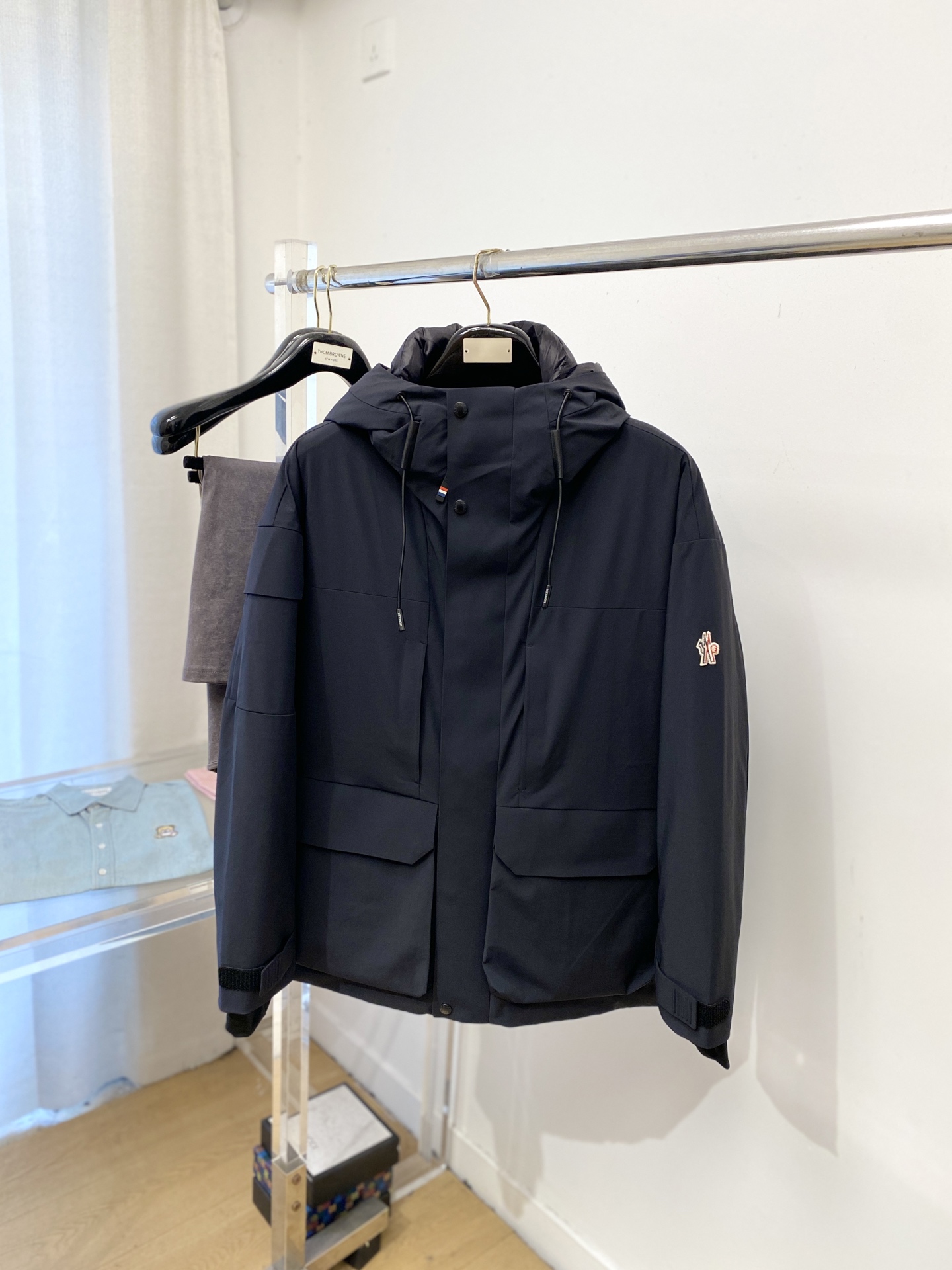 ￼蒙口、2025最新款男士轻薄羽绒夹克、面料柔软舒适 ．上身版型超赞 ．拉链．辅料都是客供 、进口面料，