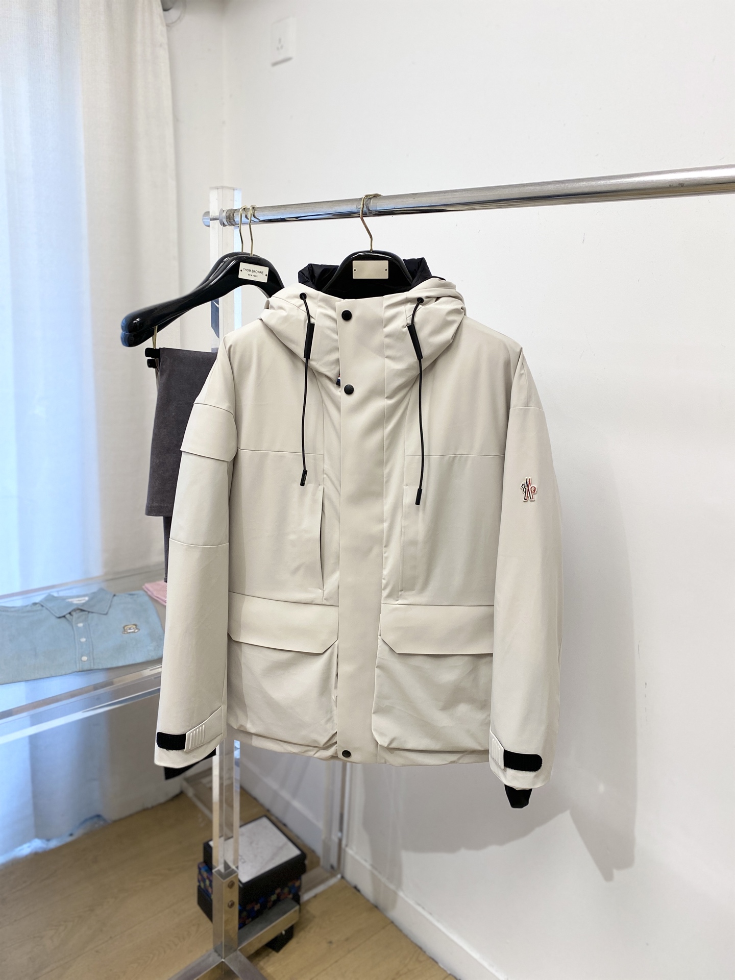 蒙口、2025最新款男士轻薄羽绒夹克、面料柔软舒适 ．上身版型超赞 ．拉链．辅料都是客供 、进口面料，轻