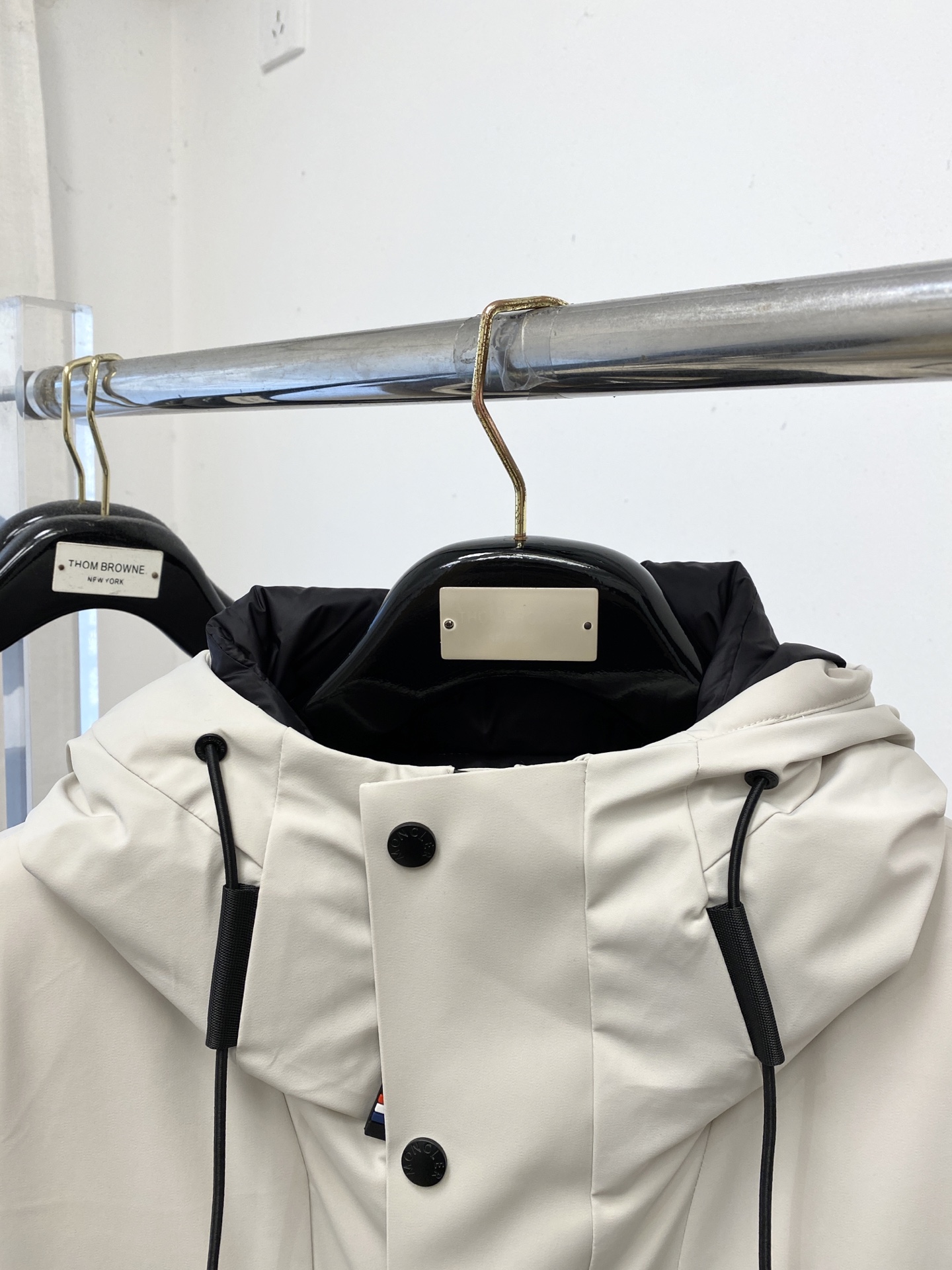 蒙口、2025最新款男士轻薄羽绒夹克、面料柔软舒适 ．上身版型超赞 ．拉链．辅料都是客供 、进口面料，轻