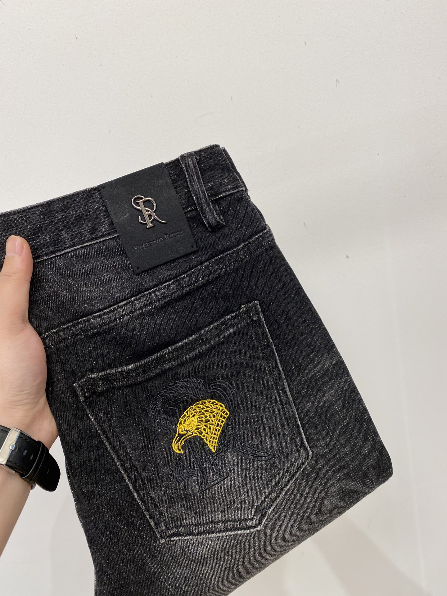 NO:651197,Stephen, 2025 latest products, available at counters simultaneously, original goods, washed casual jeans, imported original washed stretch fabrics, comfortable and elastic, original hardware accessories decorated with logo, super correct version, extremely high grade, counter quality, fashionable and stylish upper body, code number 29-38, jeans, alexander wang19860909斯蒂芬、2025最新品,专柜同步有售,原单狠货,水洗休闲牛仔裤,进口原版水洗弹力面料,舒适有弹性,原版五金辅料装饰logo,版型超正,档次极高,专柜品质,上身时尚有型,码数29-38,,jeans,alexander wang,Men's clothing