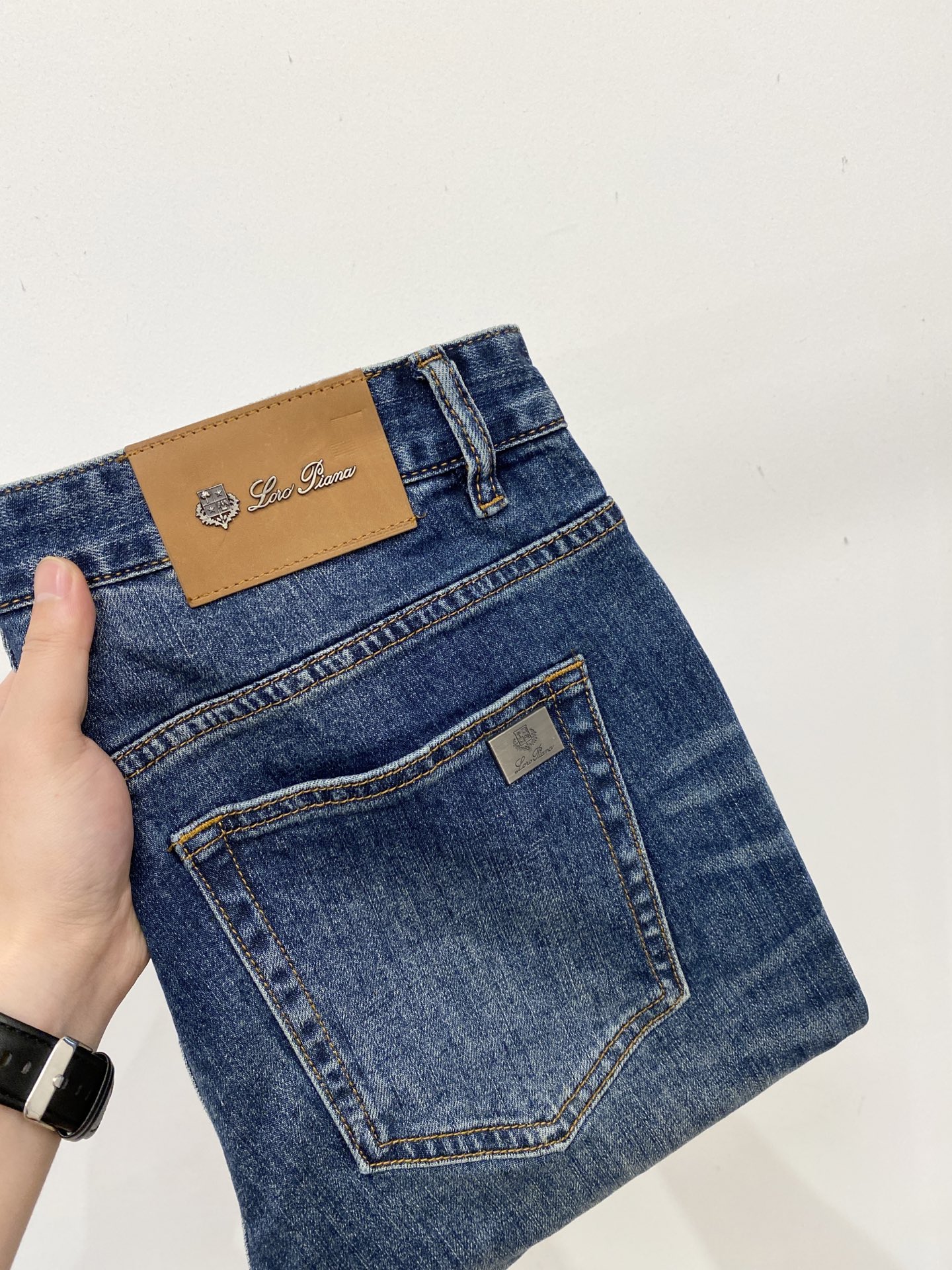 NO:651247,LP, 2025 latest products, available at counters at the same time, original goods, washed casual jeans, imported original washed stretch fabrics, comfortable and elastic, original hardware accessories decorated with logo, super correct version, extremely high grade, counter quality, fashionable and stylish upper body, code number 29-38,, loro piana, jeans, alexander wang19860909LP、2025最新品,专柜同步有售,原单狠货,水洗休闲牛仔裤,进口原版水洗弹力面料,舒适有弹性,原版五金辅料装饰logo,版型超正,档次极高,专柜品质,上身时尚有型,码数29-38,,loro piana,jeans,alexander wang,Men's clothing