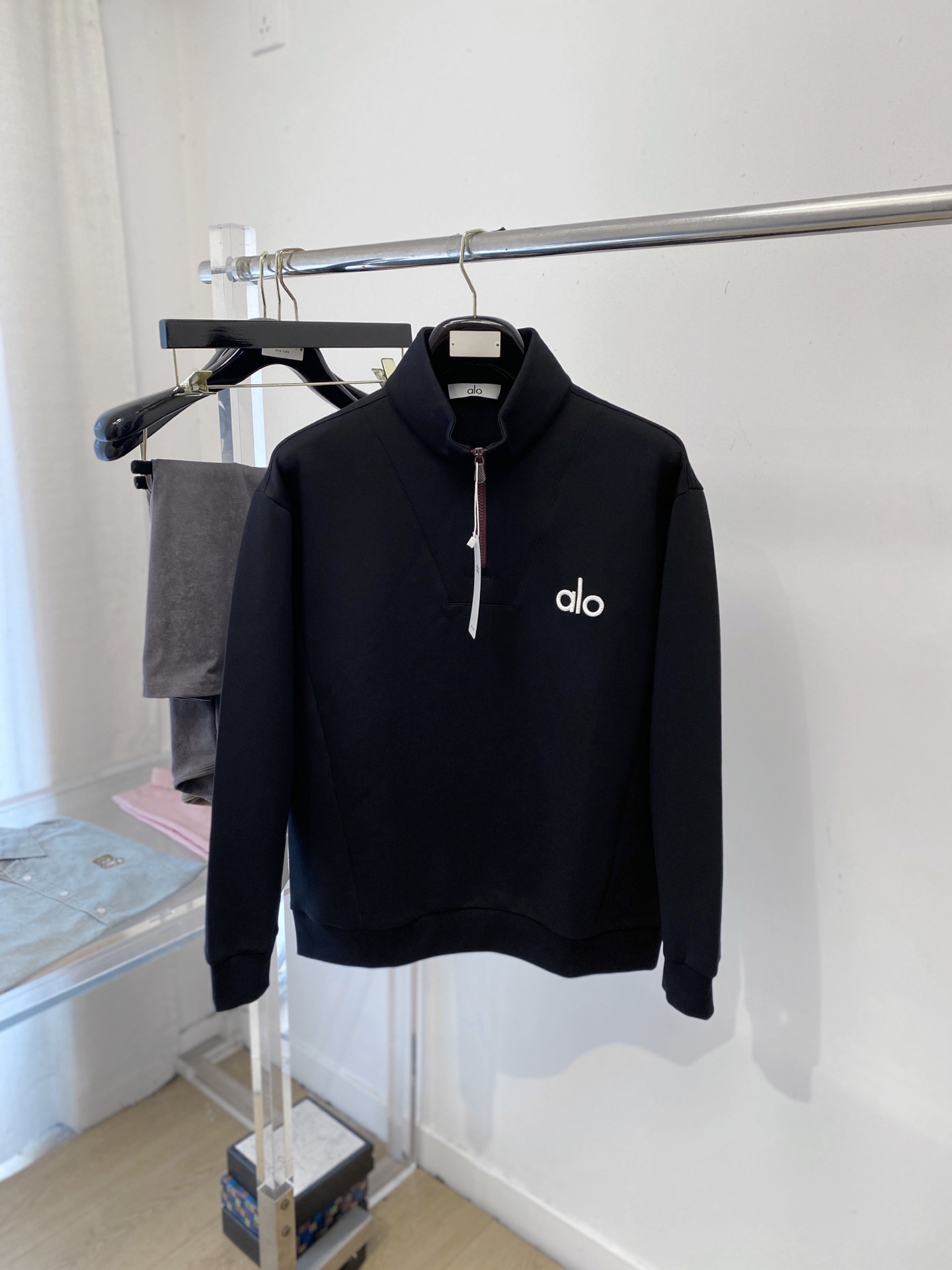 NO:660809,alo, 2025 new sweatshirt, handsome and fashionable, top-notch printed logo on the chest, simple and versatile. The fabric cotton is not only crisp and maintains the trendy silhouette, but also comfortable to wear, and the yarn is more delicate. Size M-2XL. Buy now, hoodie, sweatshirts,  19860909alo、2025新品卫衣,帅气时尚,胸前顶级印胶图案logo,简约百搭款.面料棉 不仅挺括,保持潮流的廓形,又穿着舒适,纱织更细腻,码数M-2XL 立即抢购,,hoodie,sweatshirts, ,Men's clothing