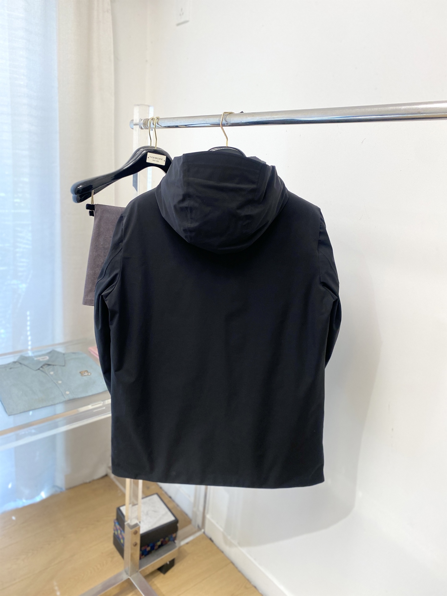 普拉达、2025最新款男士轻薄羽绒夹克、面料柔软舒适 ．上身版型超赞 ．拉链．辅料都是客供 、进口面料，