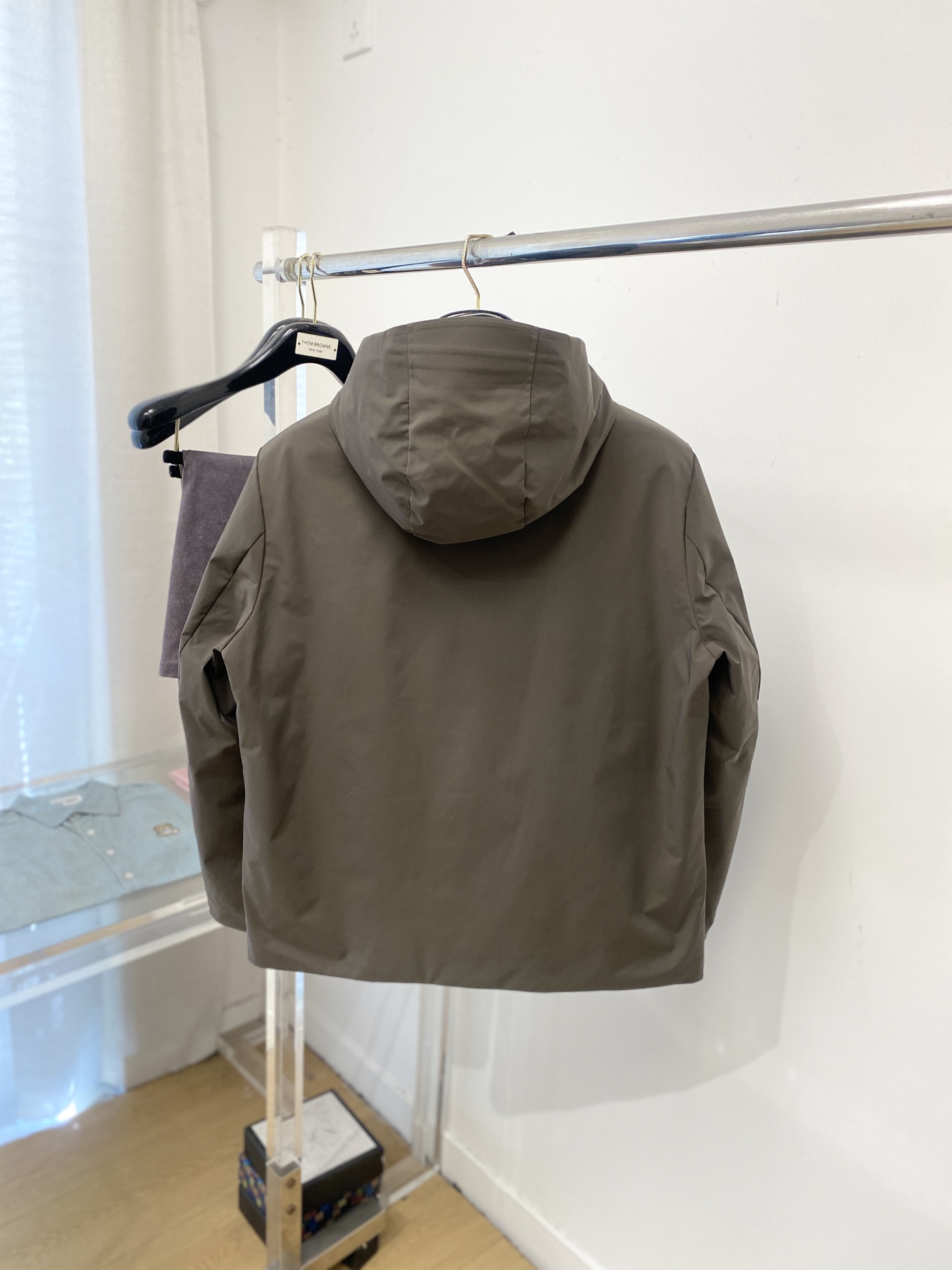 杰尼亚、2025最新款男士轻薄羽绒夹克、面料柔软舒适 ．上身版型超赞 ．拉链．辅料都是客供 、进口面料，