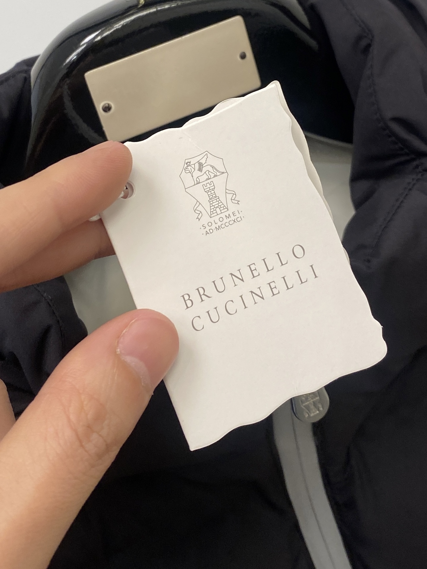 Brunello Cucinelli、2025最新款男士轻薄羽绒服、面料柔软舒适 ．上身版型超赞 ．拉链