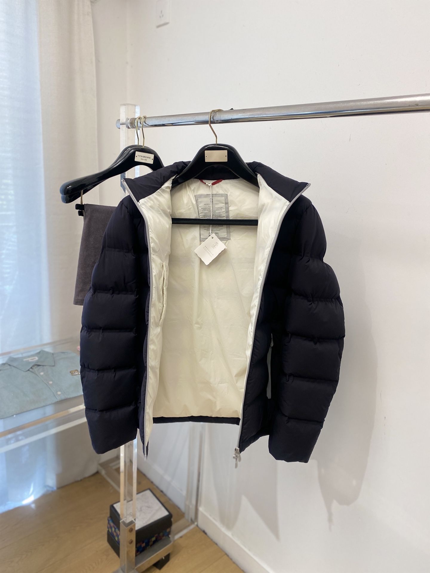 Brunello Cucinelli、2025最新款男士轻薄羽绒服、面料柔软舒适 ．上身版型超赞 ．拉链