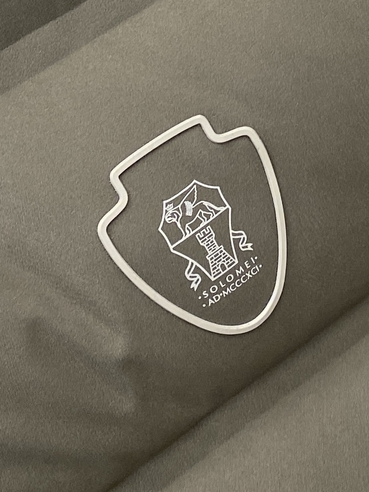 Brunello Cucinelli、2025最新款男士轻薄羽绒服、面料柔软舒适 ．上身版型超赞 ．拉链