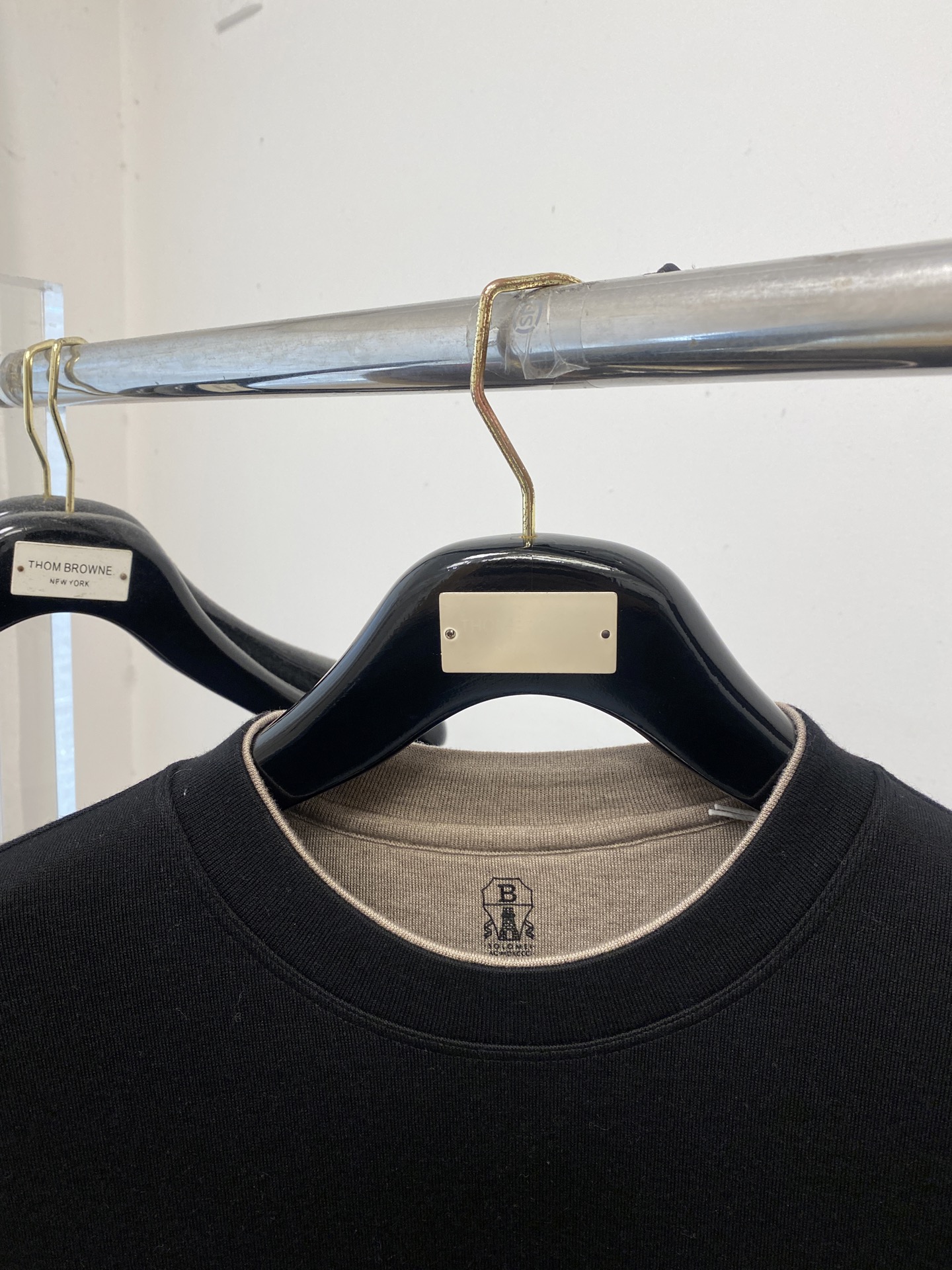 Brunello Cucinelli、2025新品卫衣，帅气时尚，胸前精致刺绣图案logo，简约百搭款。