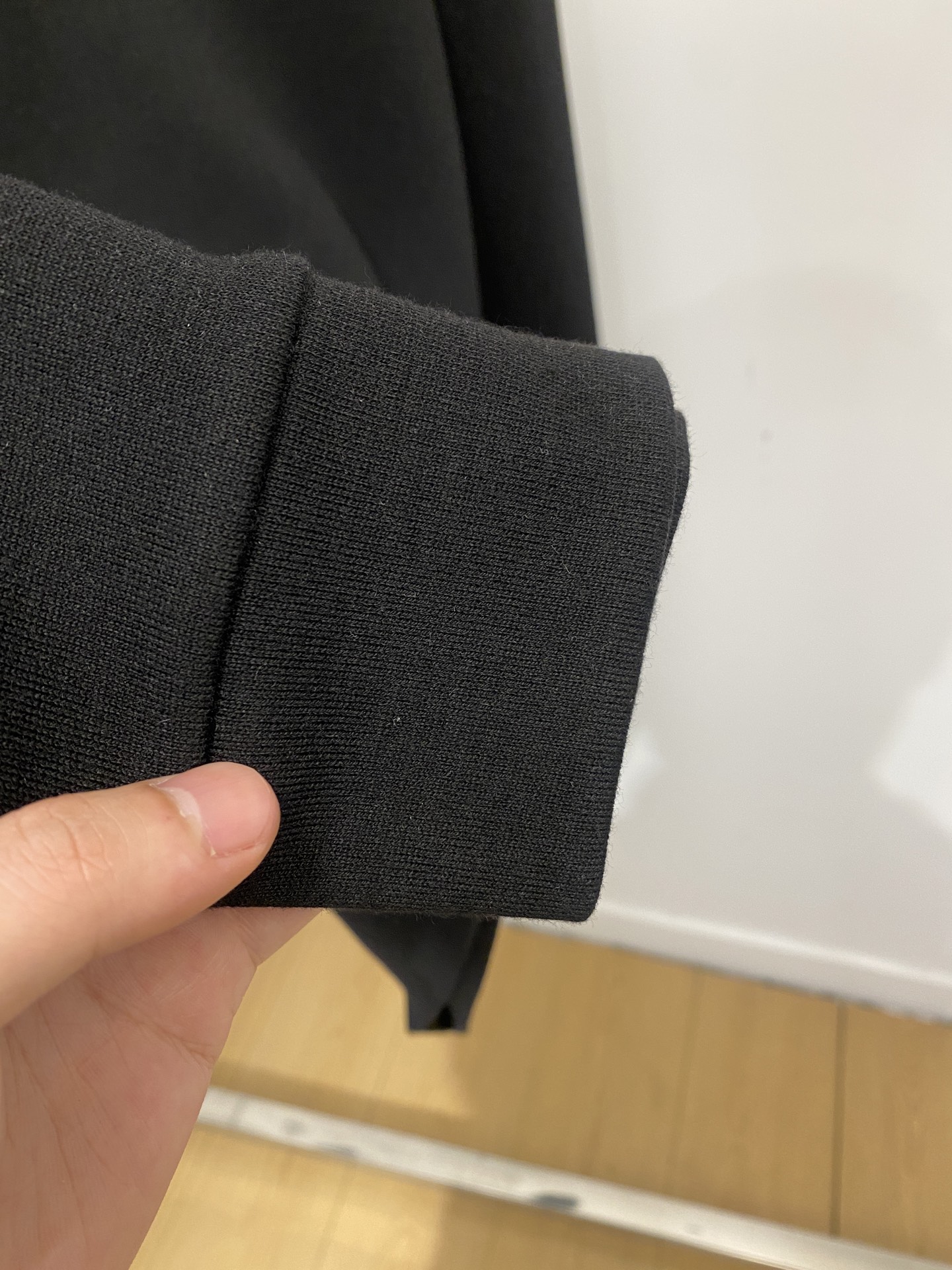 Brunello Cucinelli、2025新品卫衣，帅气时尚，胸前精致刺绣图案logo，简约百搭款。