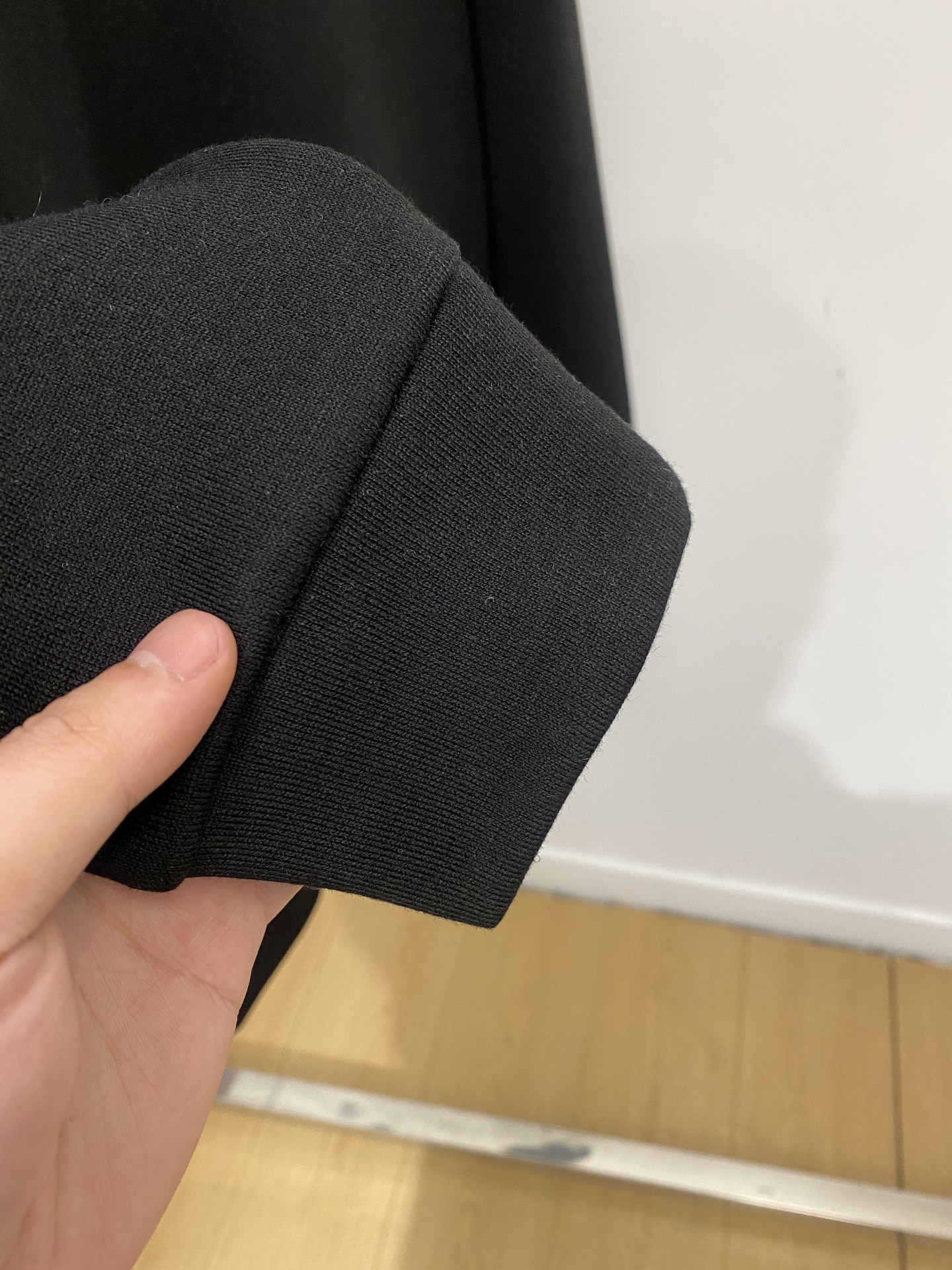 Brunello Cucinelli、2025新品卫衣，帅气时尚，胸前精致刺绣图案logo，简约百搭款。