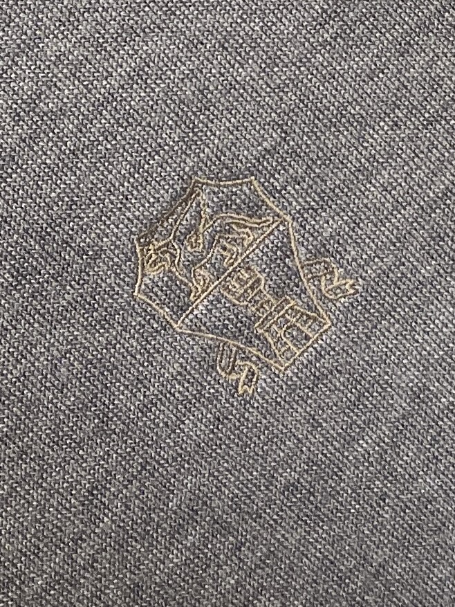 Brunello Cucinelli、2025新品卫衣，帅气时尚，胸前精致刺绣图案logo，简约百搭款。