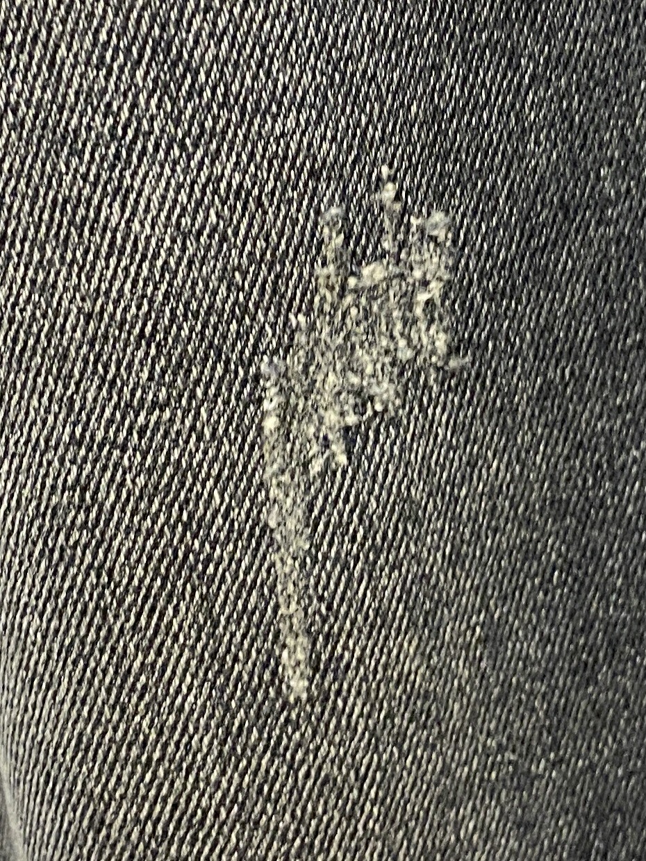 支持年后退换！ YSL 圣罗兰、2025最新品，专柜同步有售，原单狠货，水洗休闲牛仔裤，进口原版水洗弹力