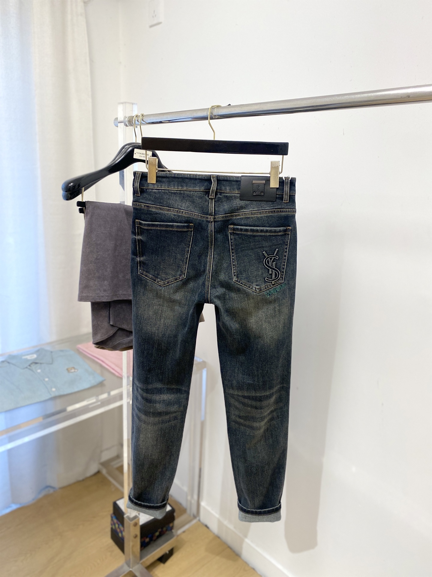 支持年后退换！ YSL 圣罗兰、2025最新品，专柜同步有售，原单狠货，水洗休闲牛仔裤，进口原版水洗弹力