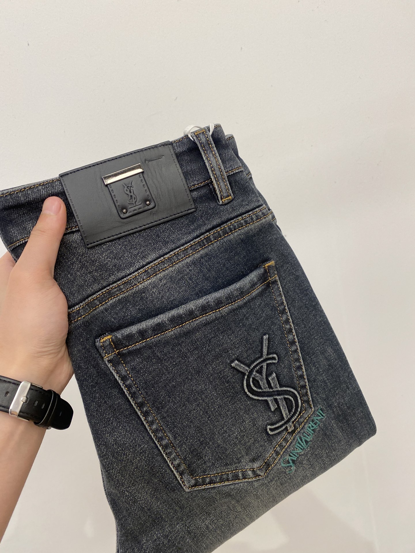 支持年后退换！ YSL 圣罗兰、2025最新品，专柜同步有售，原单狠货，水洗休闲牛仔裤，进口原版水洗弹力