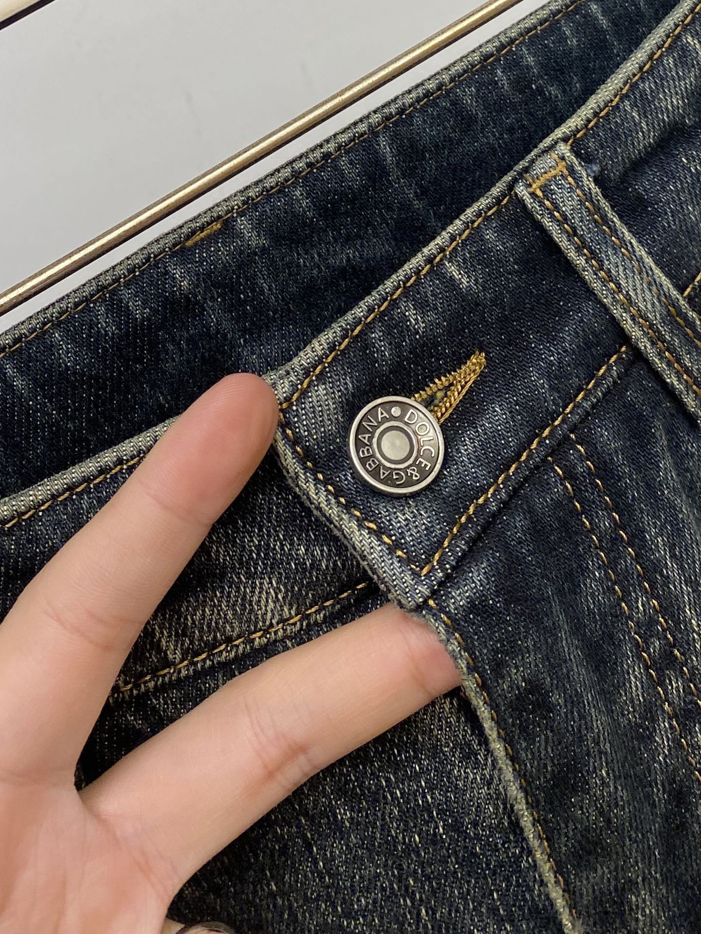 支持年后退换！ DG、2025最新品，专柜同步有售，原单狠货，水洗休闲牛仔裤，进口原版水洗弹力面料，舒适