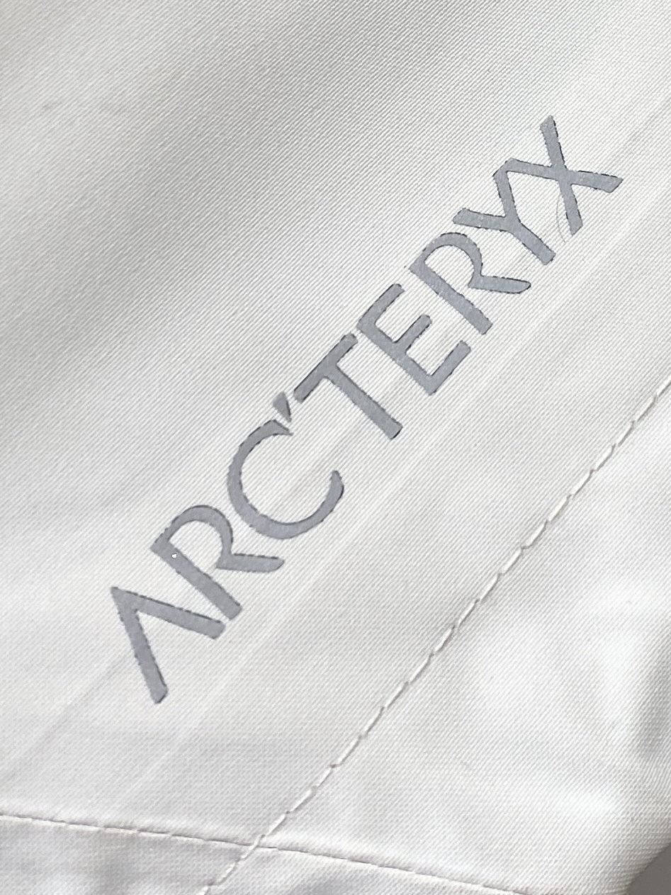 支持年后退换！ 最高版本【始祖鸟】 三合一功能性户外性能 防风，防雨，90绒，2025最新款男士轻薄羽绒