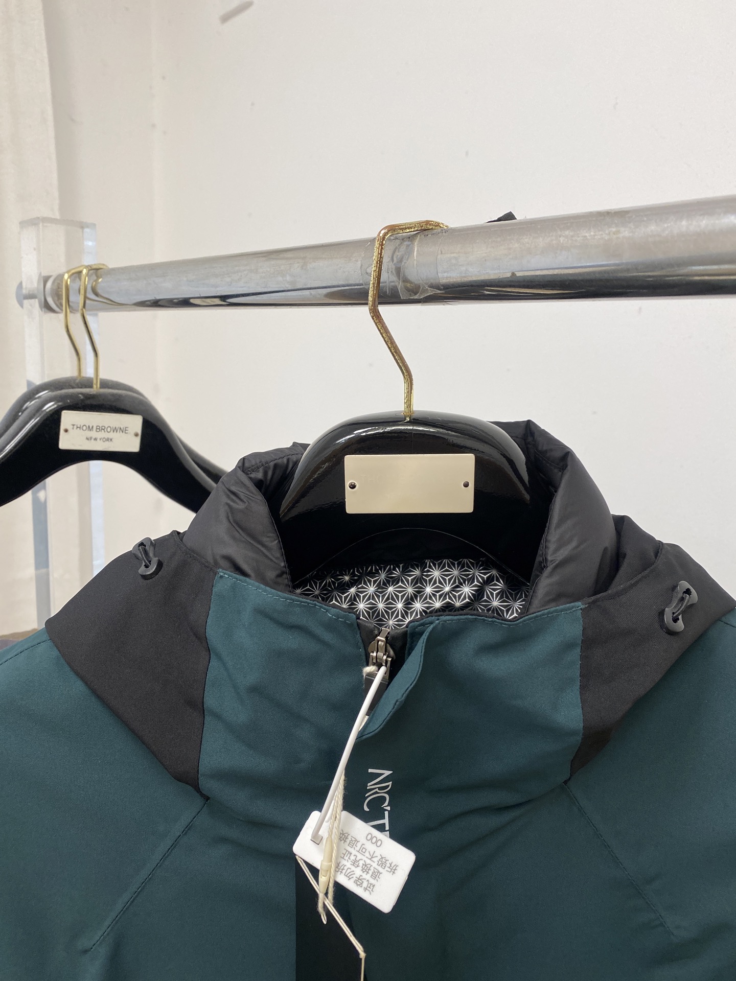 支持年后退换！ 最高版本【始祖鸟】 三合一功能性户外性能 防风，防雨，90绒，2025最新款男士轻薄羽绒