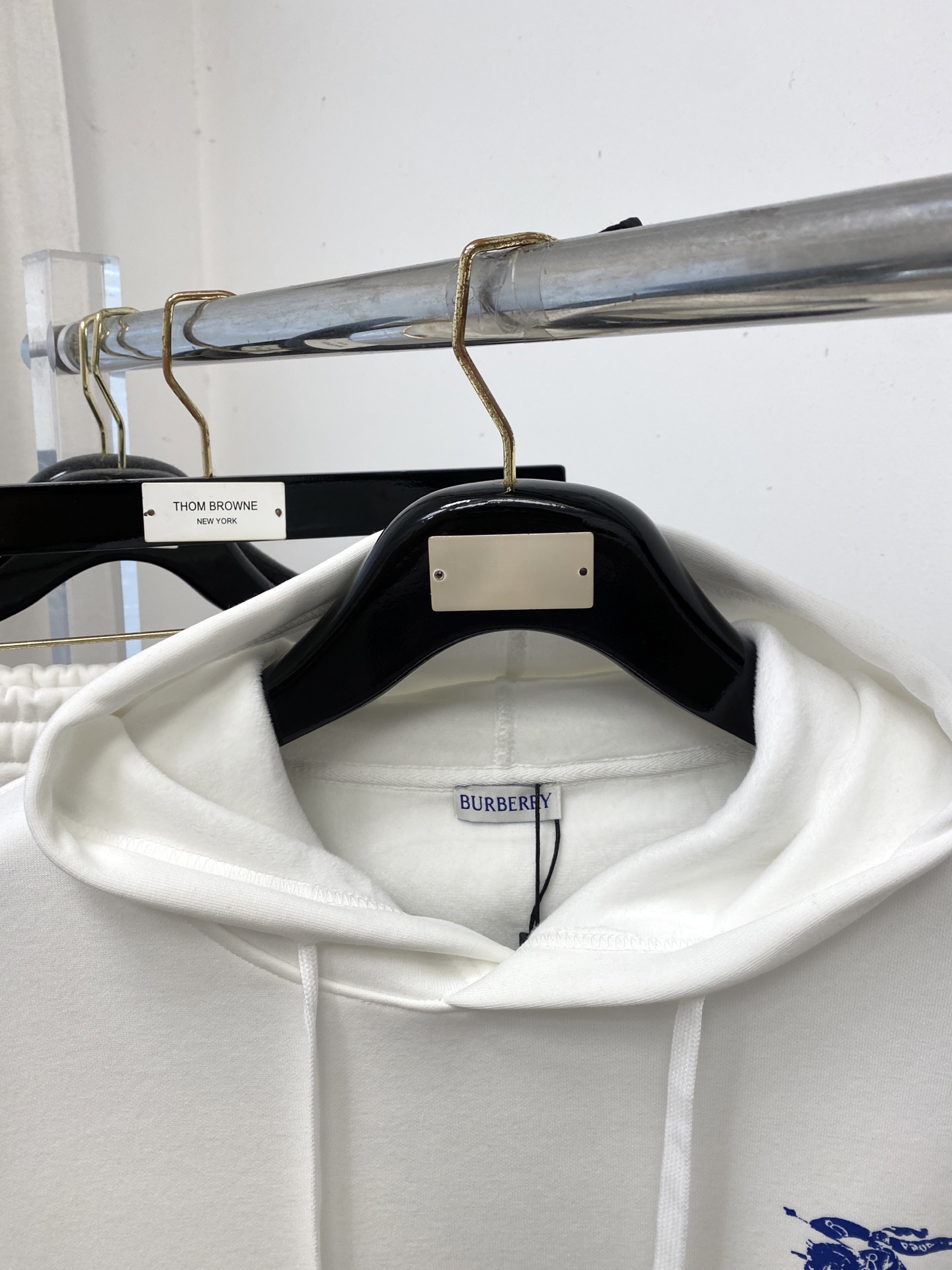 巴宝莉、2025最新品，时尚休闲套装，顶级原版面料打造，穿着舒适，吸湿性透气性都非常良好，色牢度超高！无