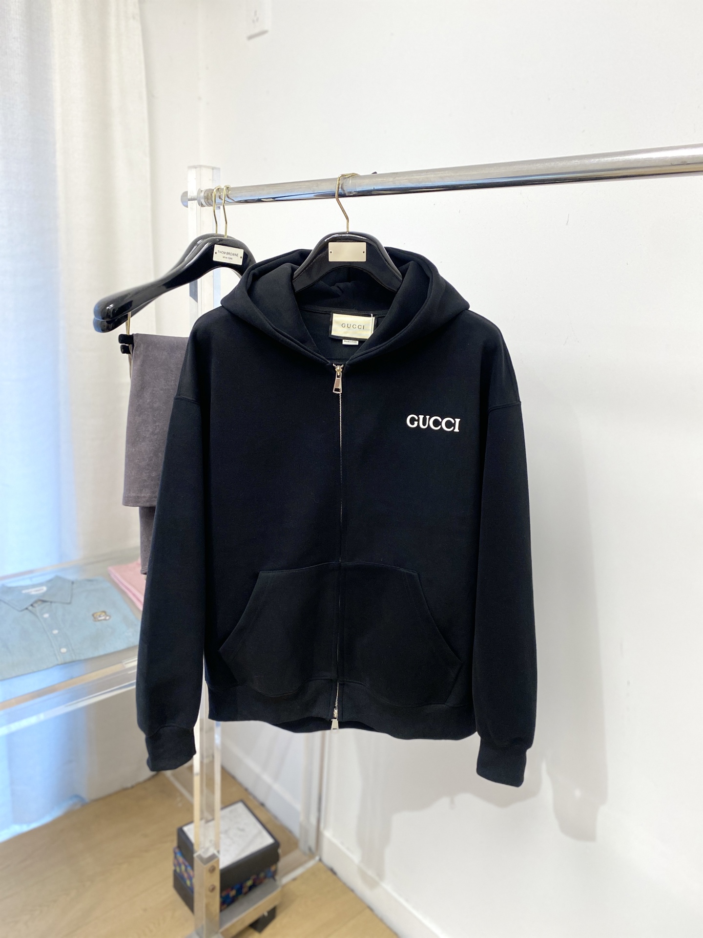 古奇、2025新品卫衣外套，帅气时尚，胸前刺绣装饰字母logo，简约百搭款。面料棉 不仅挺括，保持潮流的