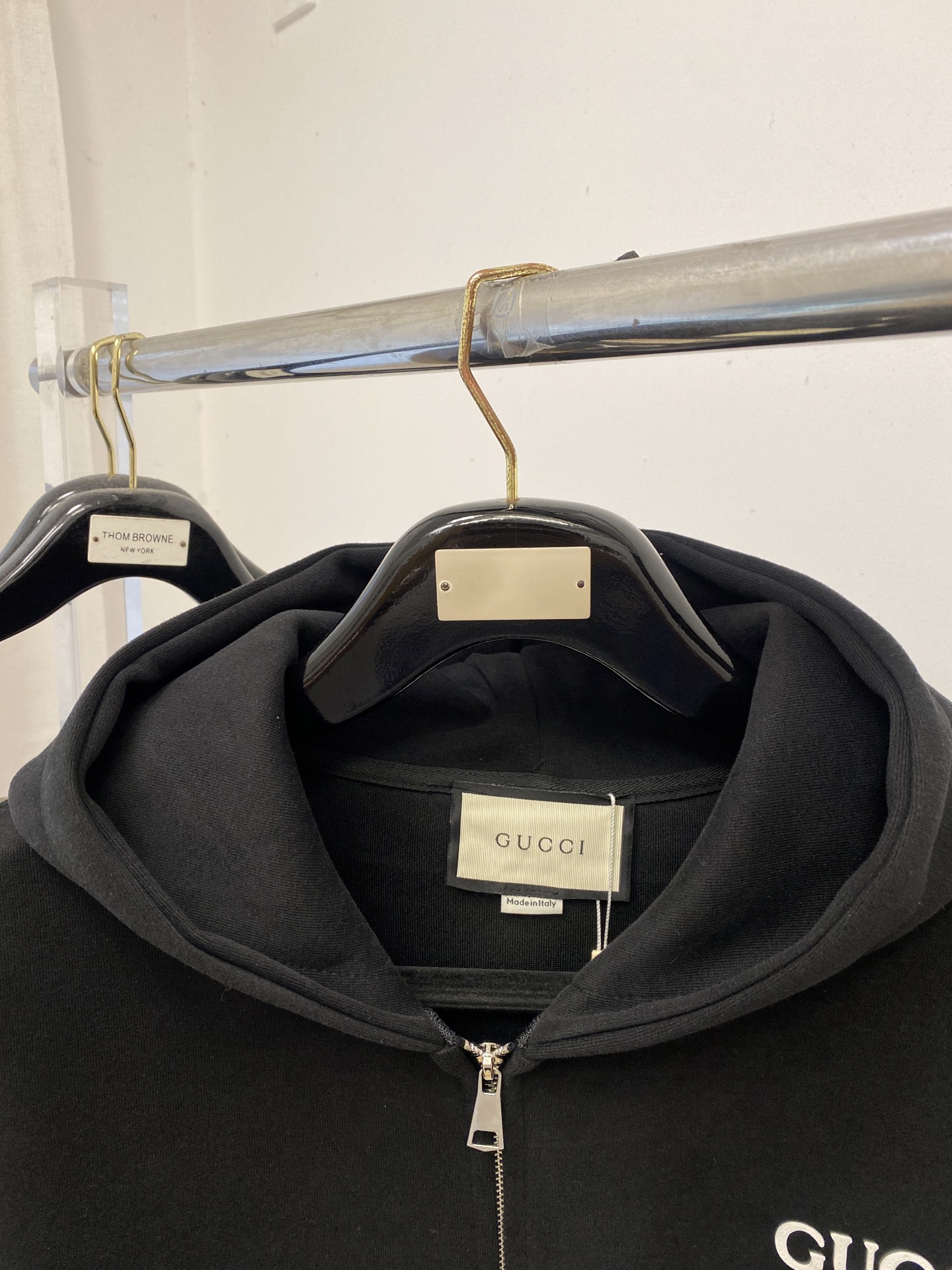 古奇、2025新品卫衣外套，帅气时尚，胸前刺绣装饰字母logo，简约百搭款。面料棉 不仅挺括，保持潮流的