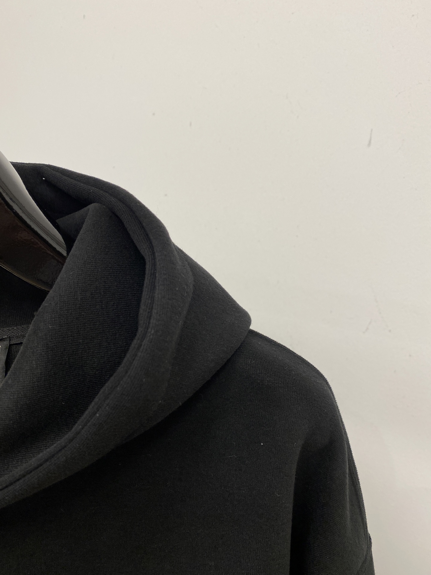 古奇、2025新品卫衣外套，帅气时尚，胸前刺绣装饰字母logo，简约百搭款。面料棉 不仅挺括，保持潮流的