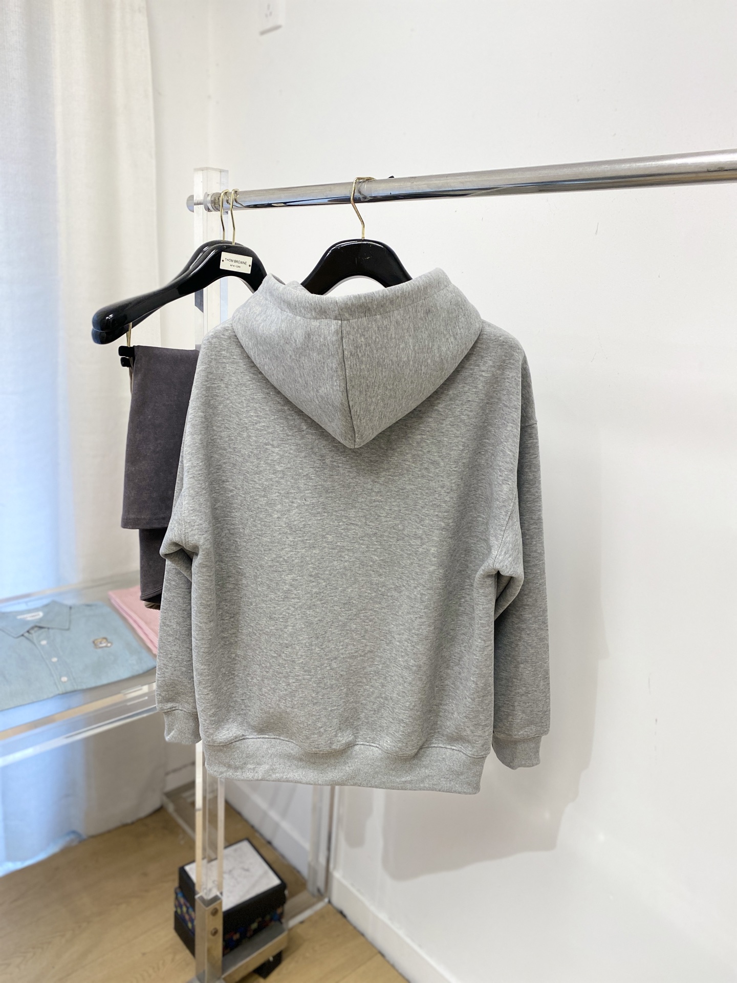 古奇、2025新品卫衣外套，帅气时尚，胸前刺绣装饰字母logo，简约百搭款。面料棉 不仅挺括，保持潮流的