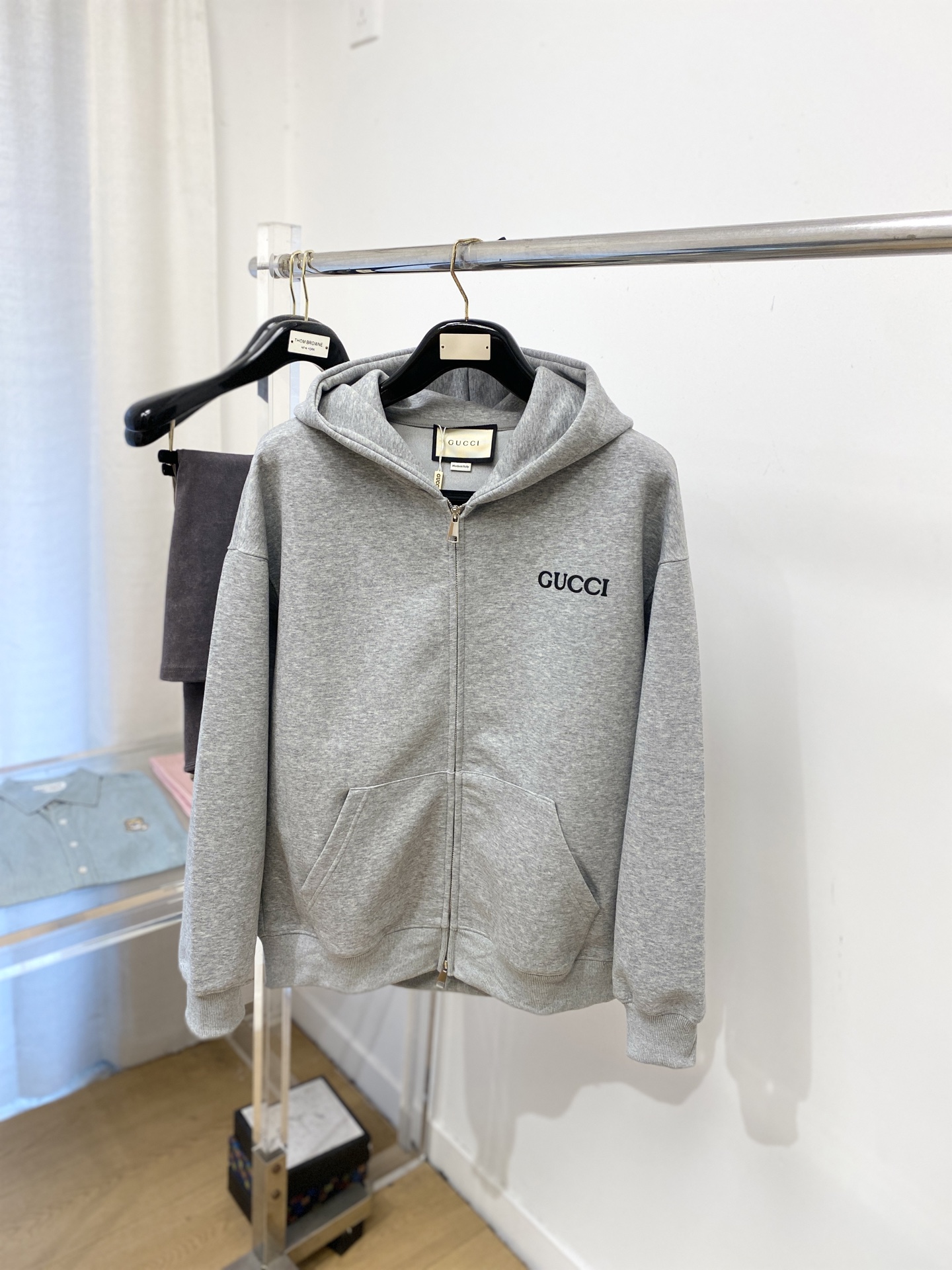 古奇、2025新品卫衣外套，帅气时尚，胸前刺绣装饰字母logo，简约百搭款。面料棉 不仅挺括，保持潮流的