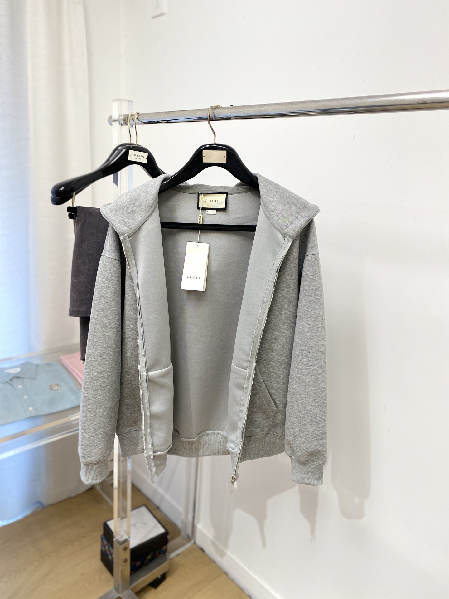 古奇、2025新品卫衣外套，帅气时尚，胸前刺绣装饰字母logo，简约百搭款。面料棉 不仅挺括，保持潮流的