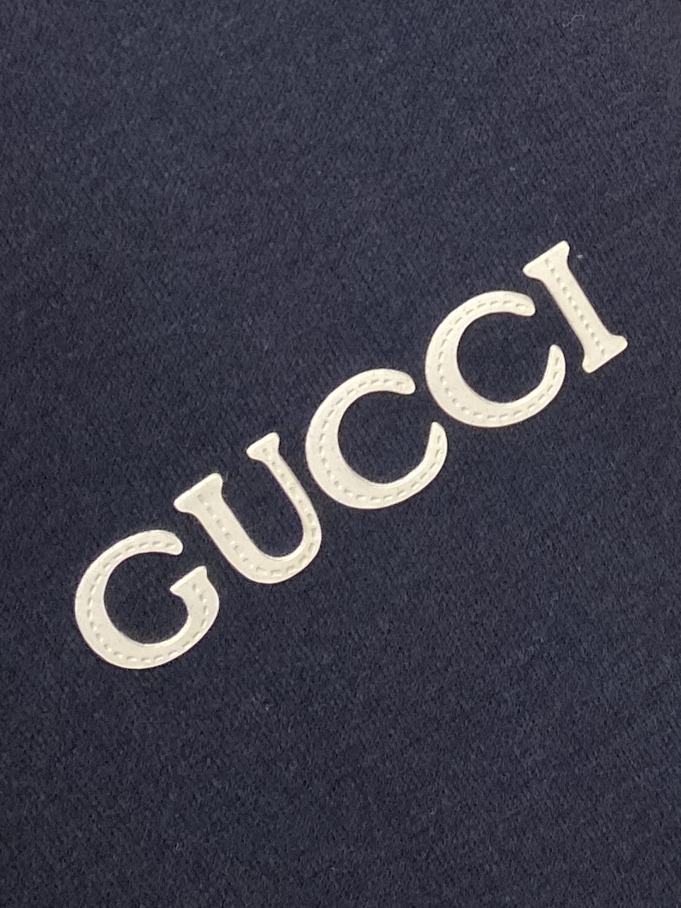 古奇、2025新品卫衣外套，帅气时尚，胸前刺绣装饰字母logo，简约百搭款。面料棉 不仅挺括，保持潮流的