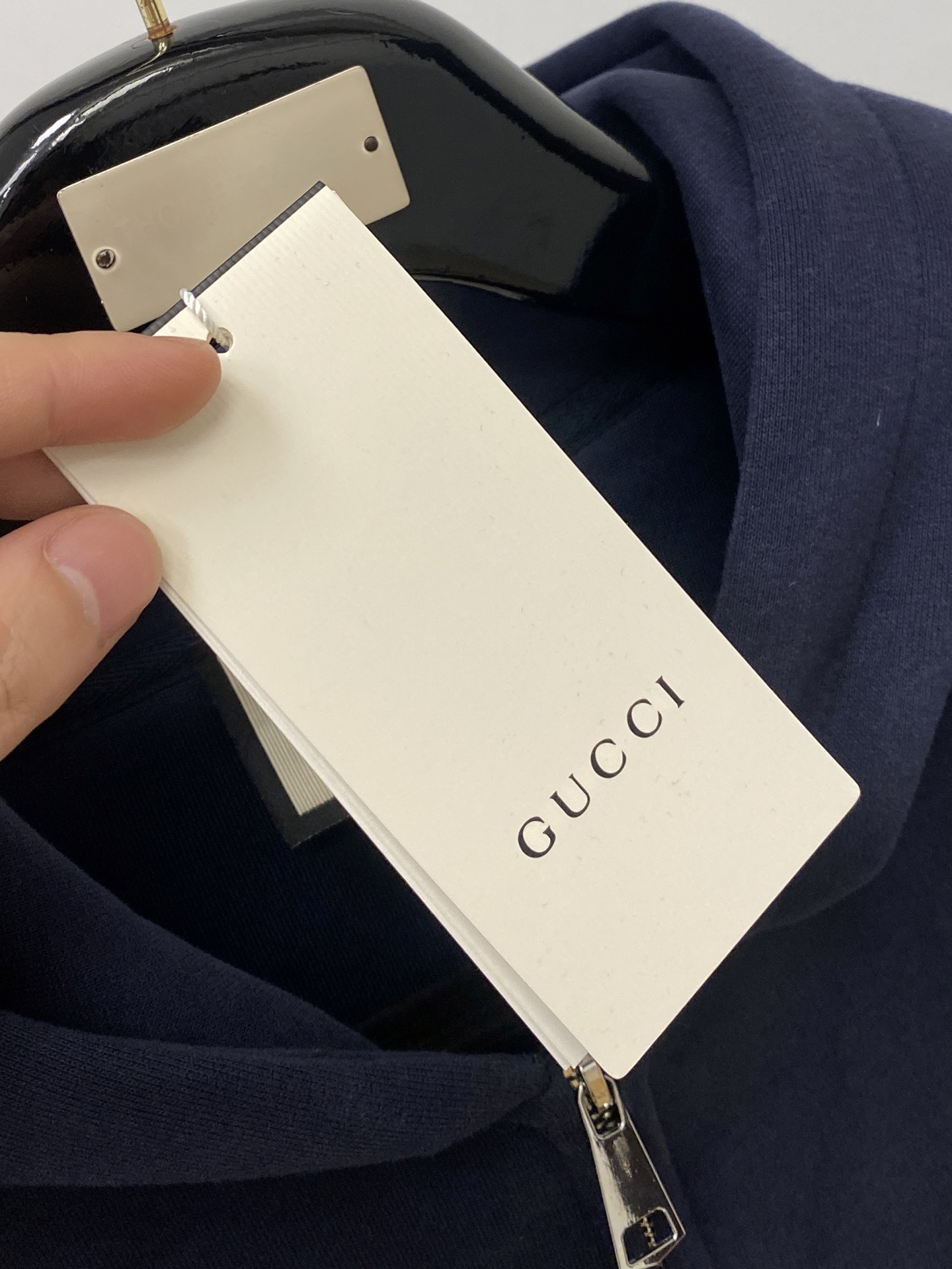 古奇、2025新品卫衣外套，帅气时尚，胸前刺绣装饰字母logo，简约百搭款。面料棉 不仅挺括，保持潮流的