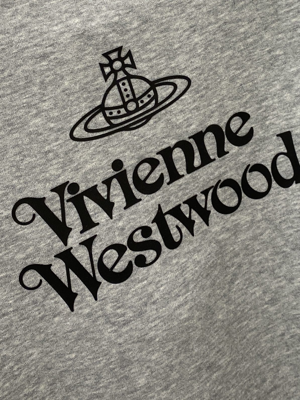 薇薇安、2025新品卫衣外套，帅气时尚，胸前刺绣装饰图案logo，简约百搭款。面料棉 不仅挺括，保持潮流