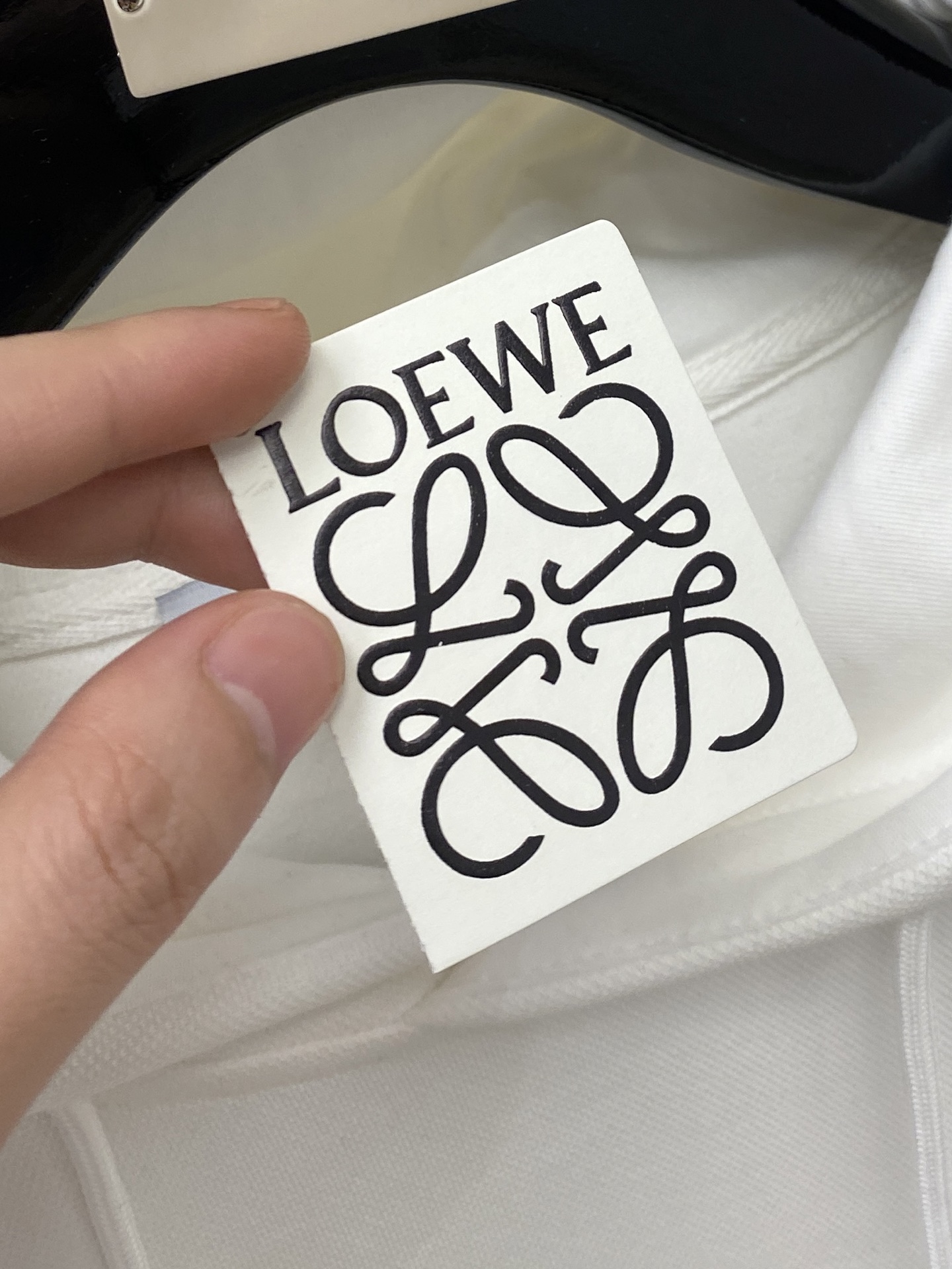 罗意威、2025新品卫衣，帅气时尚，胸前顶级印胶图案logo，简约百搭款。面料棉 不仅挺括，保持潮流的廓