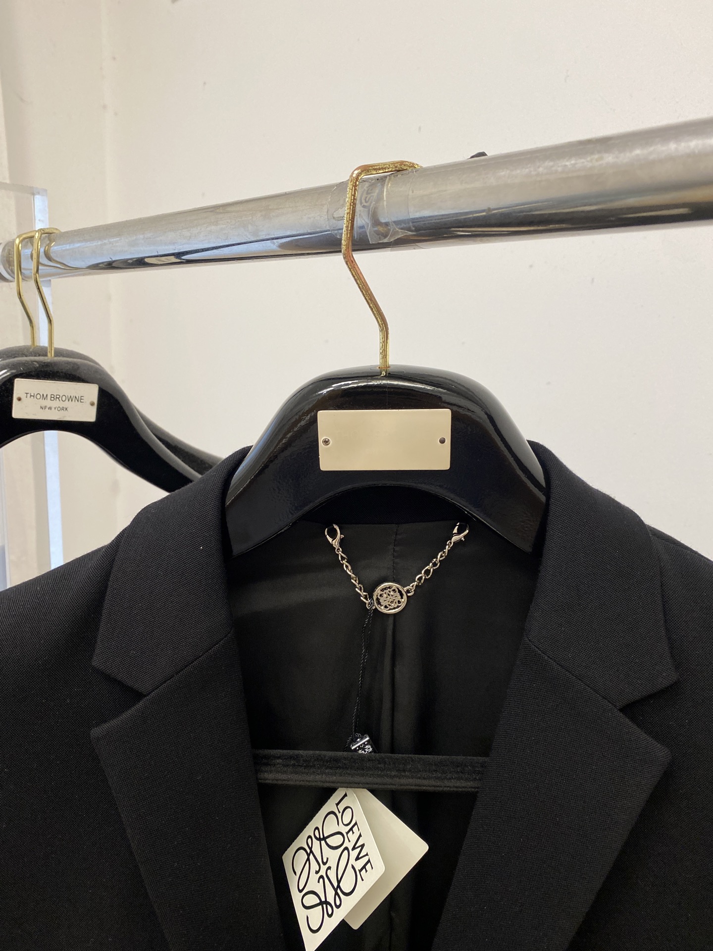 罗意威、2025新品西装外套，时尚帅气，简约百搭款，定制原版面料，不仅挺括，保持潮流的廓形，又穿着舒适，