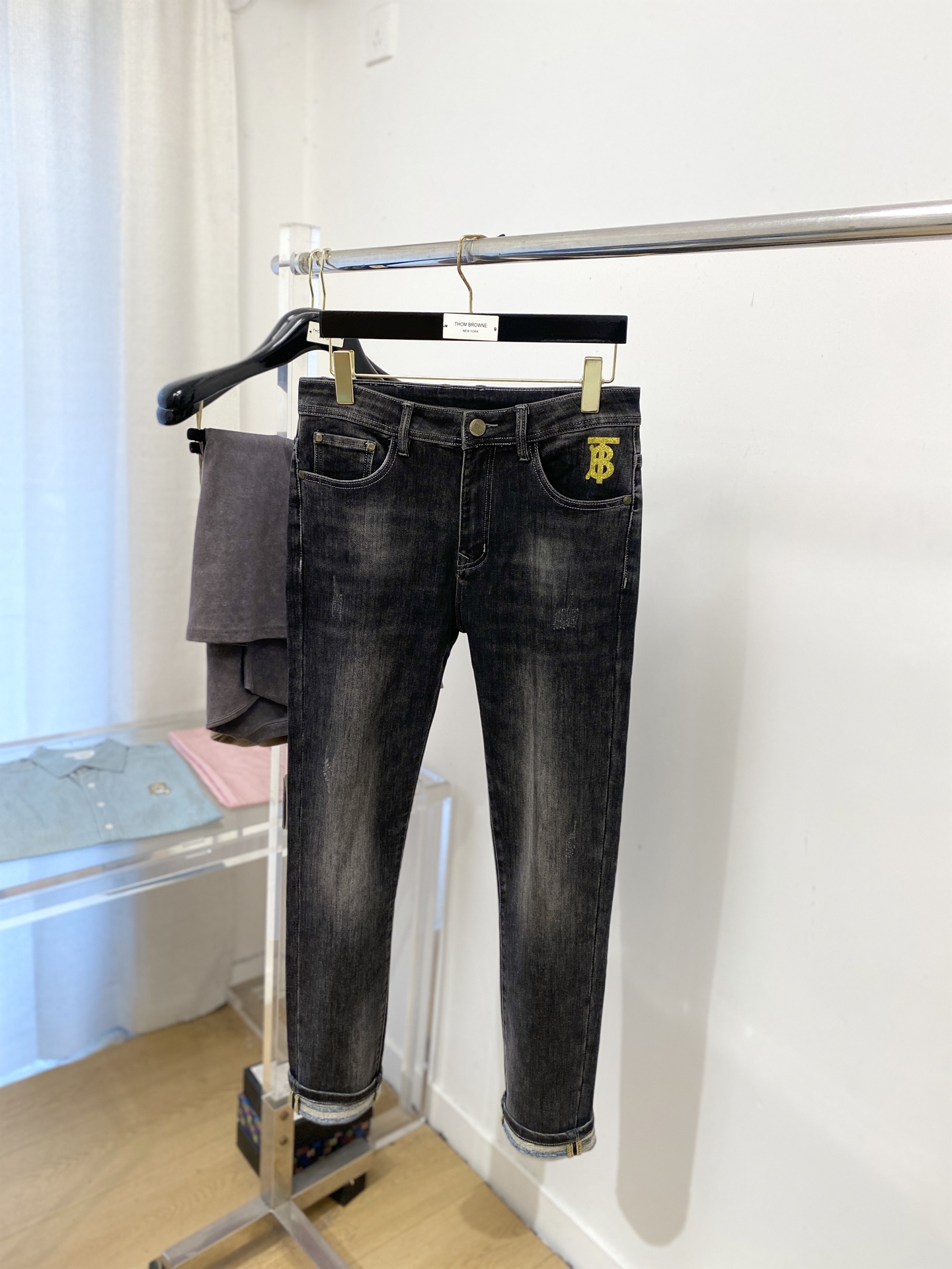 巴宝莉、2025最新品，专柜同步有售，原单狠货，水洗休闲牛仔裤，进口原版水洗弹力面料，舒适有弹性，原版五