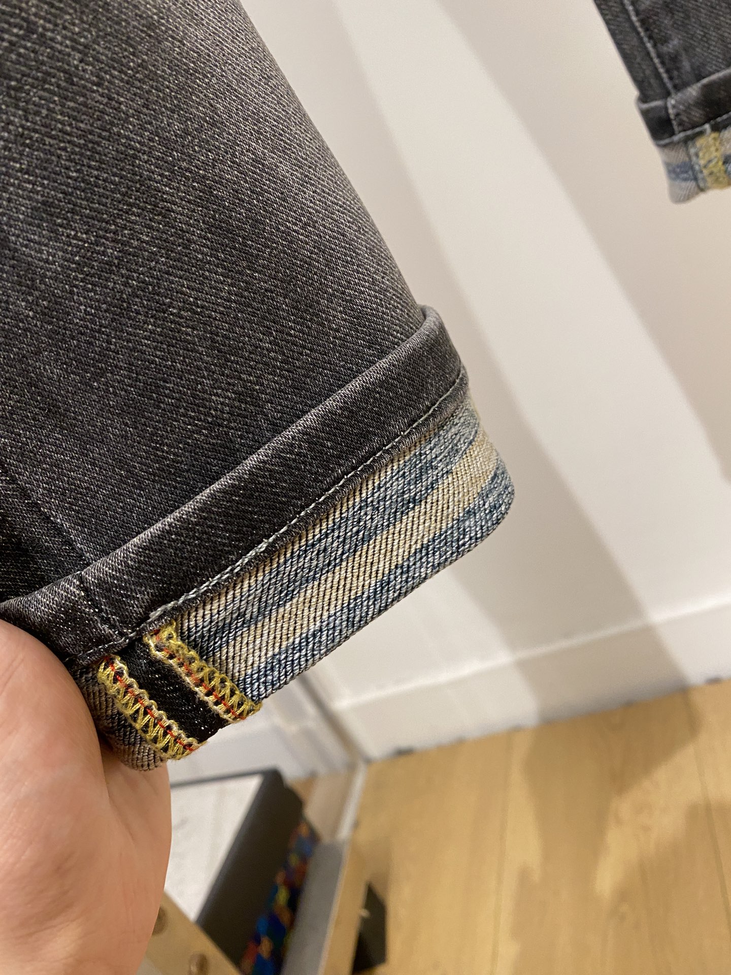 巴宝莉、2025最新品，专柜同步有售，原单狠货，水洗休闲牛仔裤，进口原版水洗弹力面料，舒适有弹性，原版五