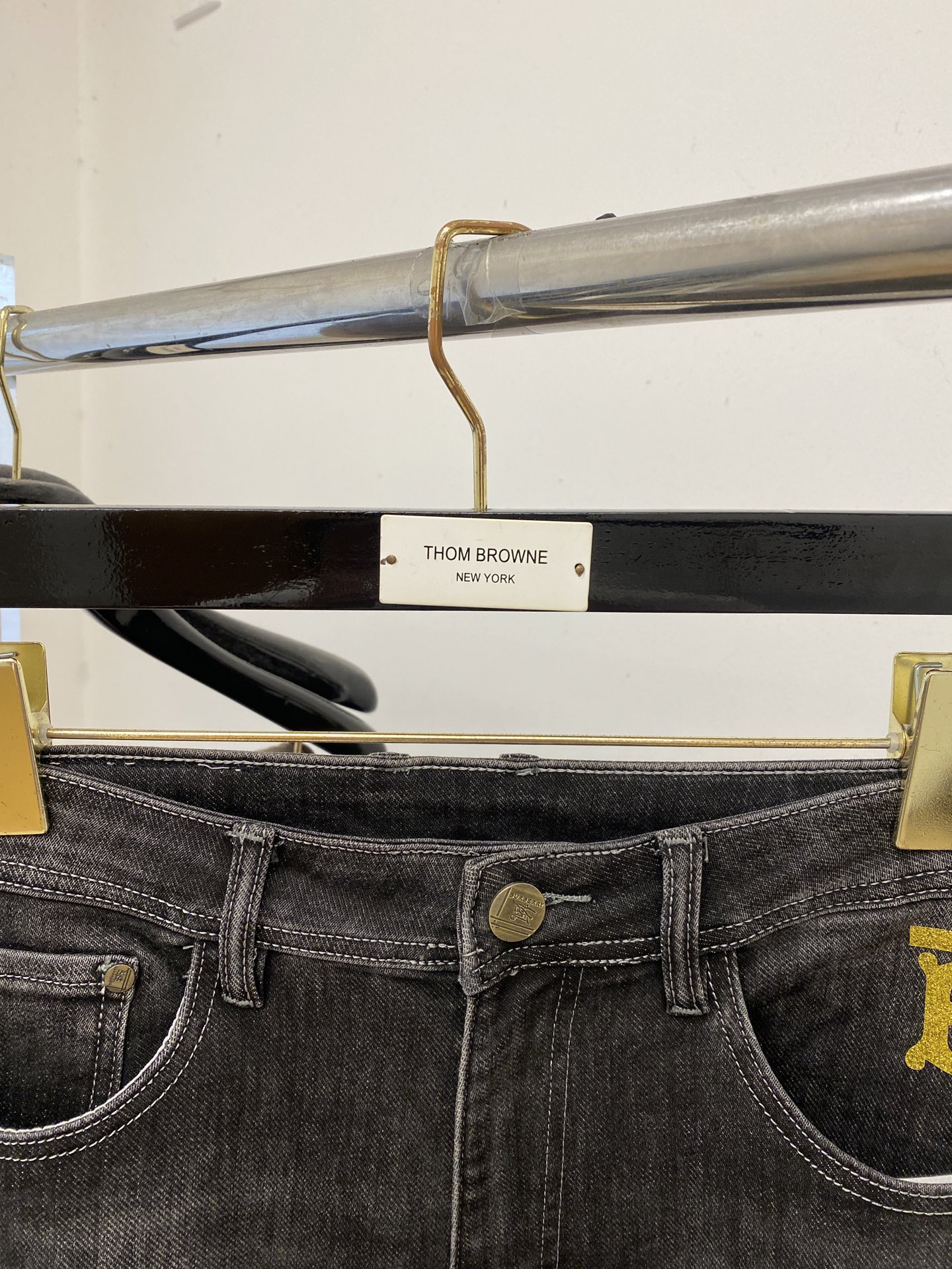 巴宝莉、2025最新品，专柜同步有售，原单狠货，水洗休闲牛仔裤，进口原版水洗弹力面料，舒适有弹性，原版五