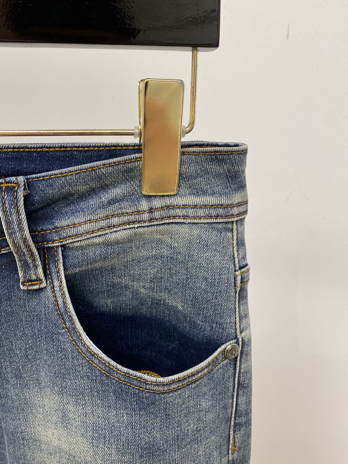 克罗心、2025最新品，专柜同步有售，原单狠货，水洗休闲牛仔裤，进口原版水洗弹力面料，舒适有弹性，原版五