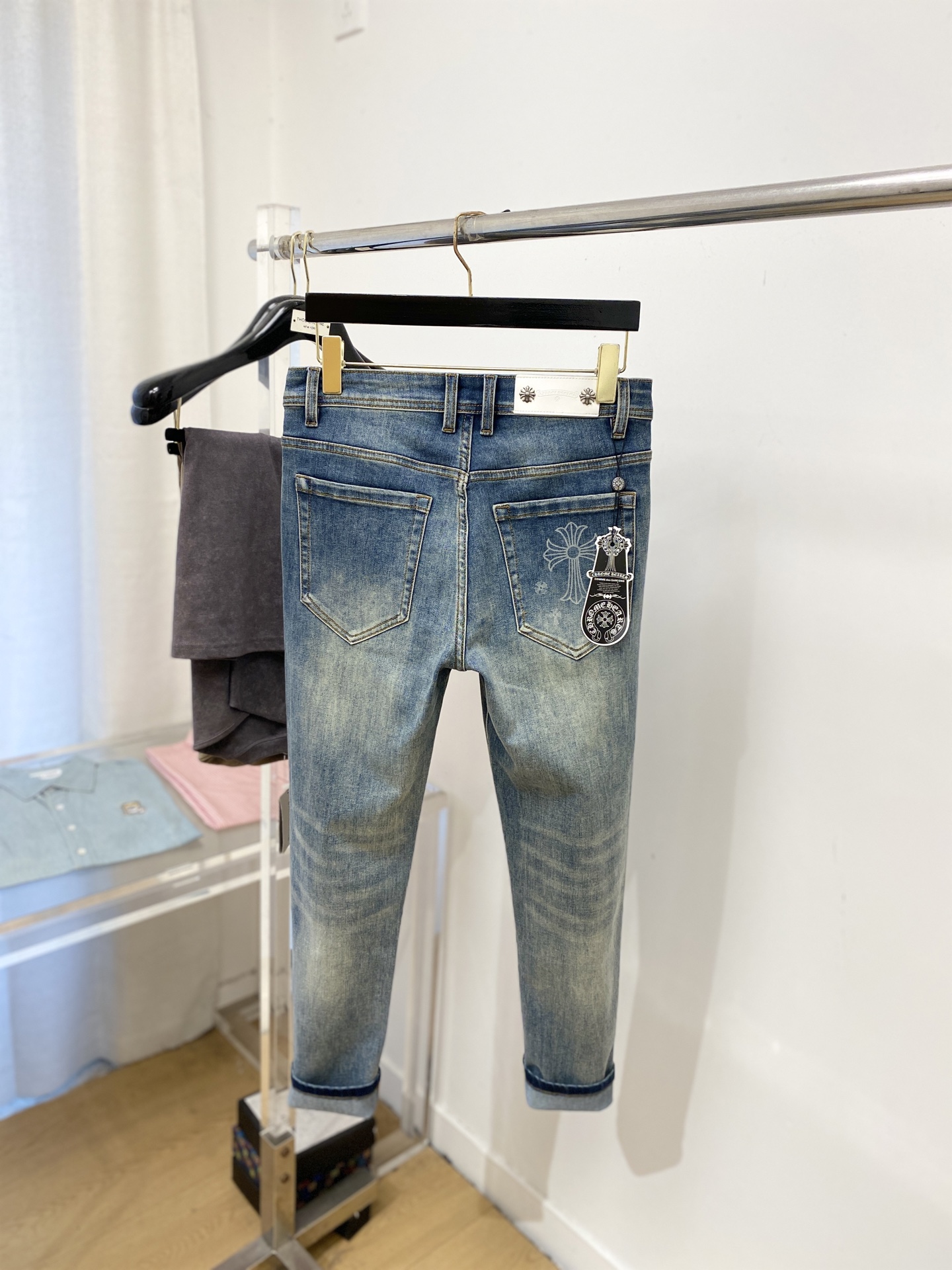 克罗心、2025最新品，专柜同步有售，原单狠货，水洗休闲牛仔裤，进口原版水洗弹力面料，舒适有弹性，原版五