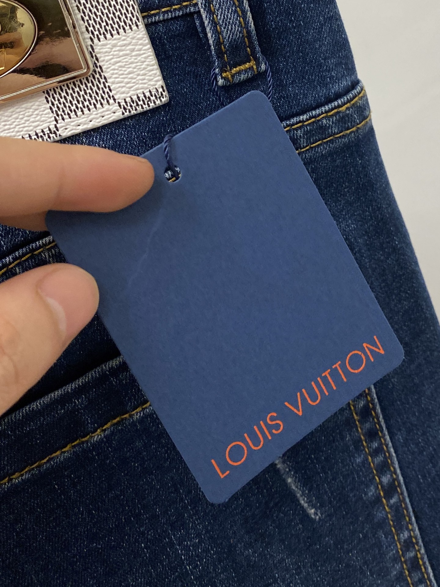 LV、2025最新品，专柜同步有售，原单狠货，水洗休闲牛仔裤，进口原版水洗弹力面料，舒适有弹性，原版五金