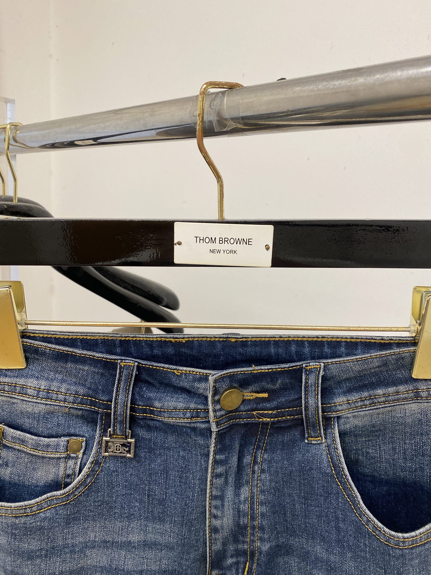 巴宝莉、2025最新品，专柜同步有售，原单狠货，水洗休闲牛仔裤，进口原版水洗弹力面料，舒适有弹性，原版五