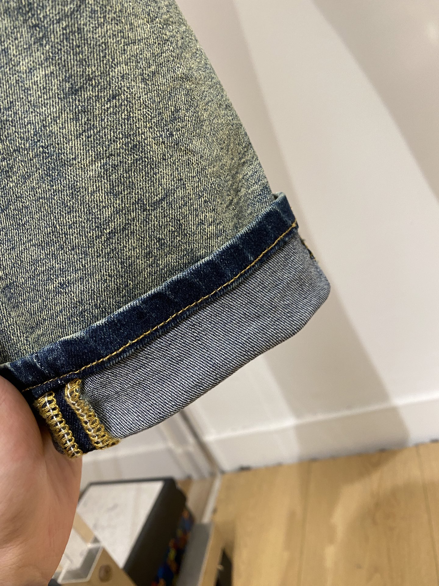 罗意威、2025最新品，专柜同步有售，原单狠货，水洗休闲牛仔裤，进口原版水洗弹力面料，舒适有弹性，原版五