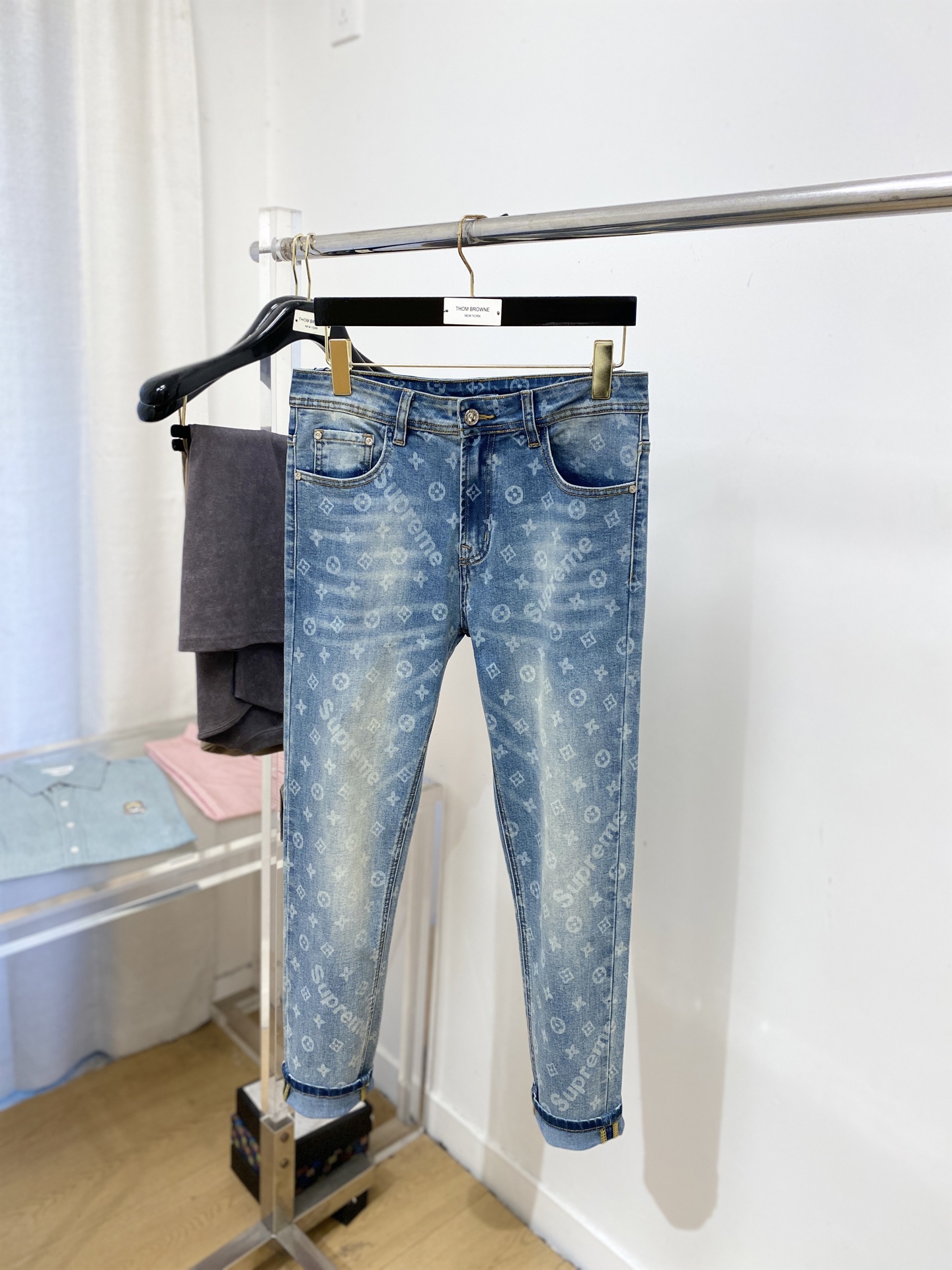 LV、2025最新品，专柜同步有售，原单狠货，水洗休闲牛仔裤，进口原版水洗弹力面料，舒适有弹性，原版五金