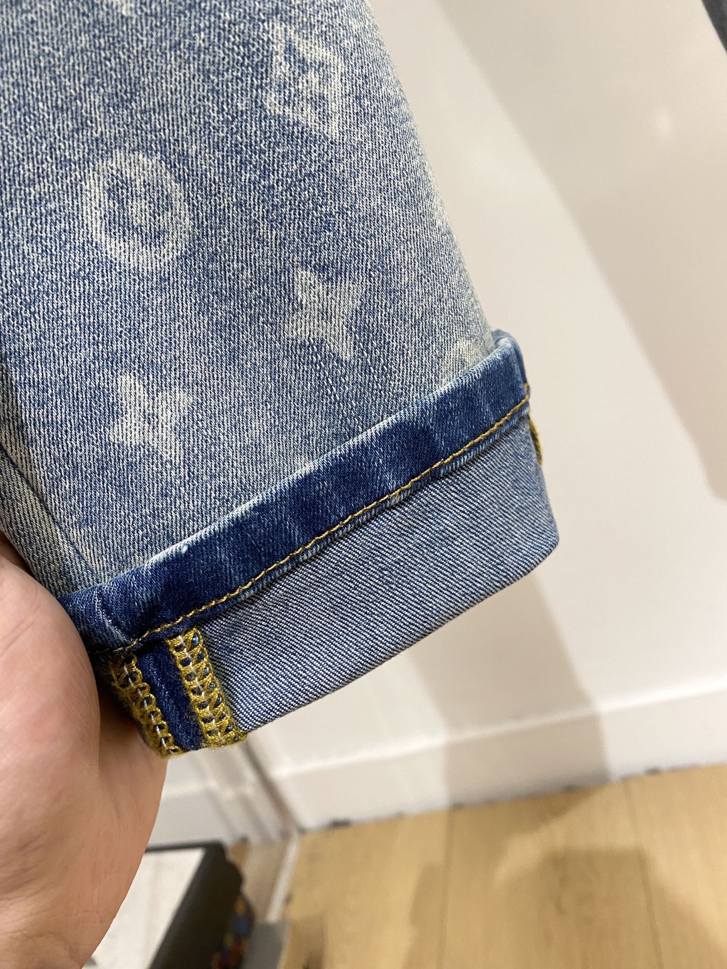 LV、2025最新品，专柜同步有售，原单狠货，水洗休闲牛仔裤，进口原版水洗弹力面料，舒适有弹性，原版五金