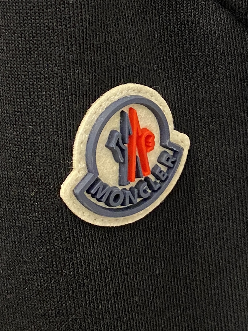 蒙口、2025最新品，时尚休闲套装，顶级原版面料打造，穿着舒适，吸湿性透气性都非常良好，色牢度超高！无论